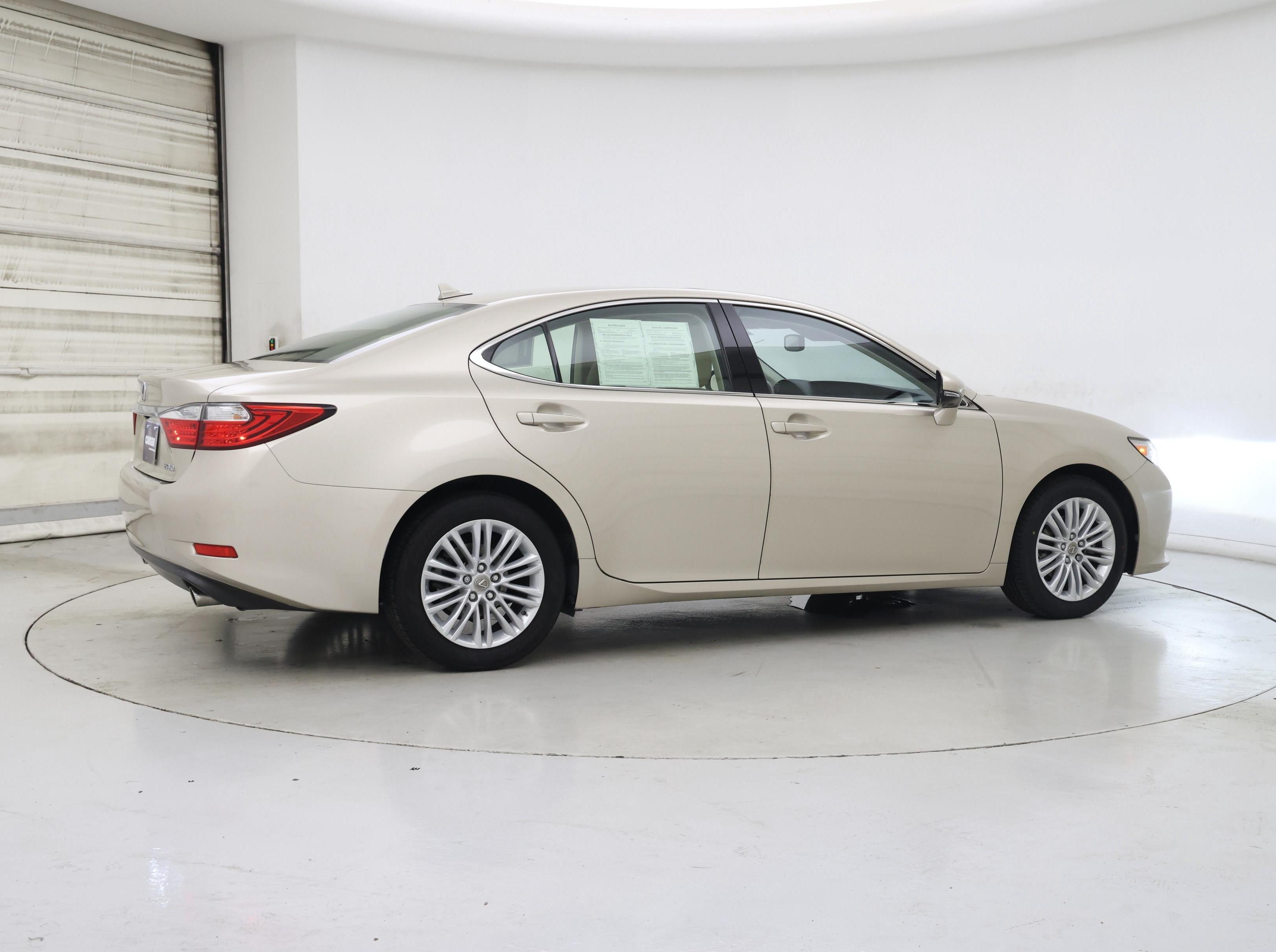 Thumbnail: 2014 Lexus ES - 5