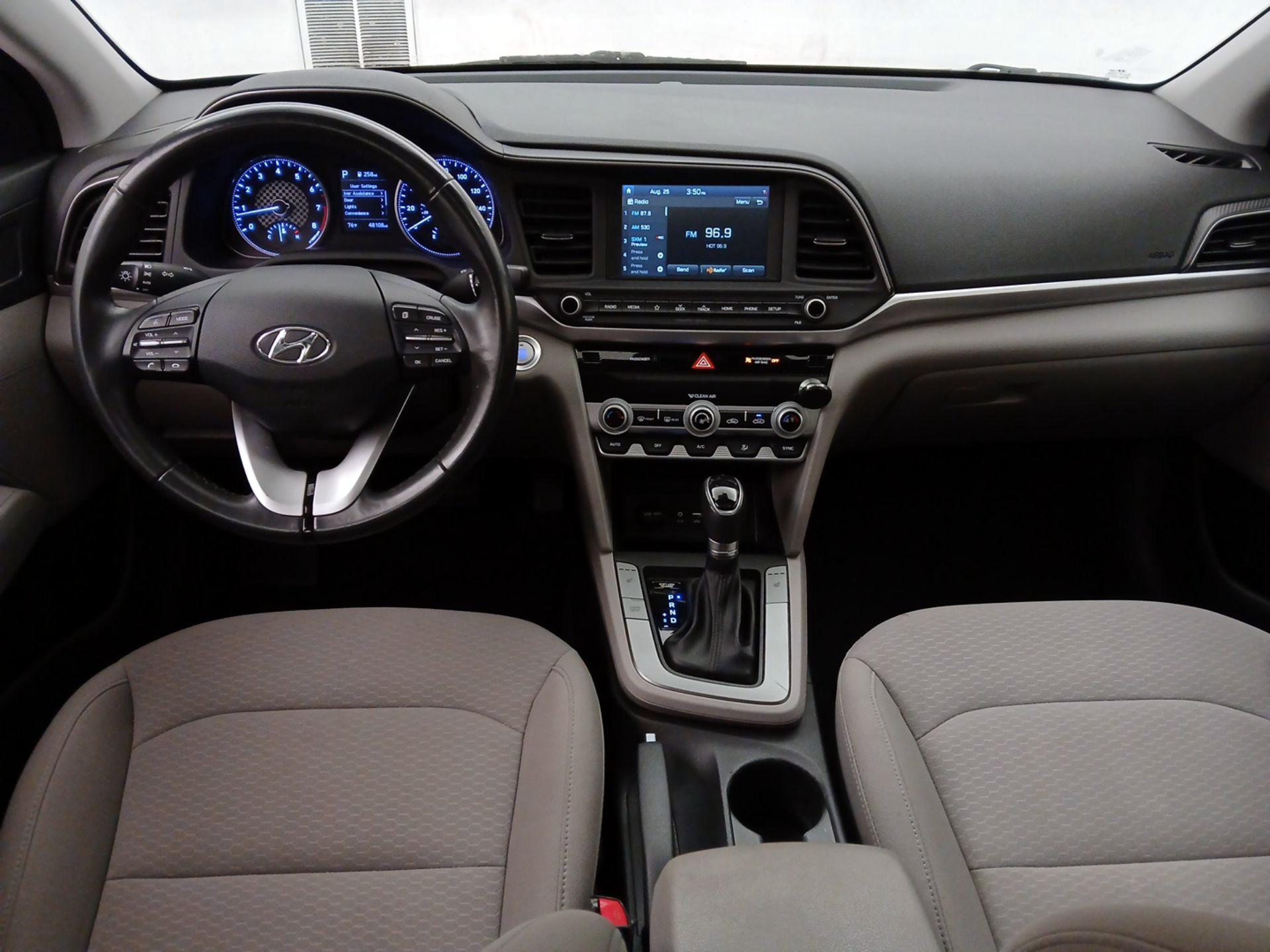 Thumbnail: 2019 Hyundai Elantra - 9