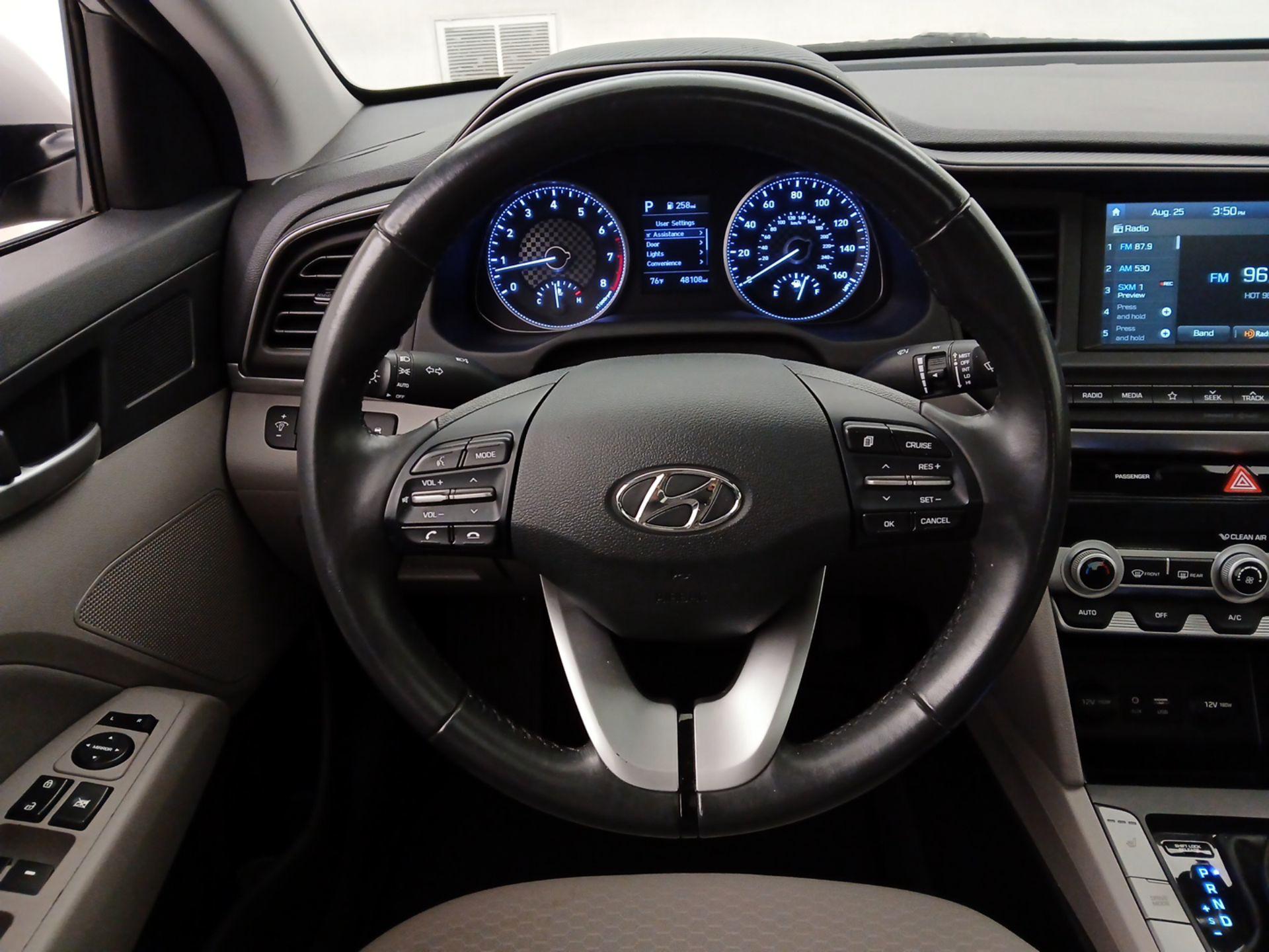 Thumbnail: 2019 Hyundai Elantra - 10