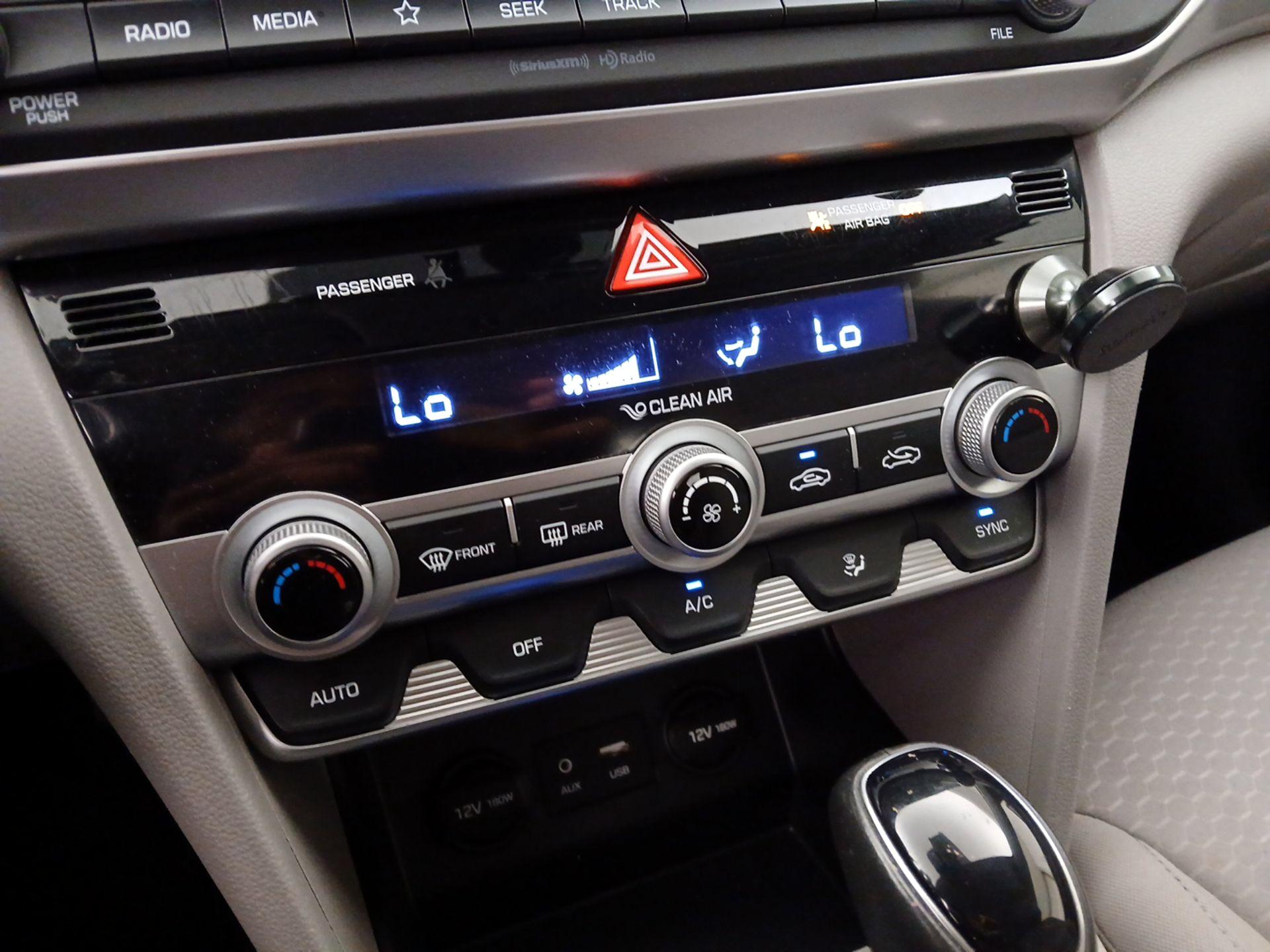 Thumbnail: 2019 Hyundai Elantra - 16