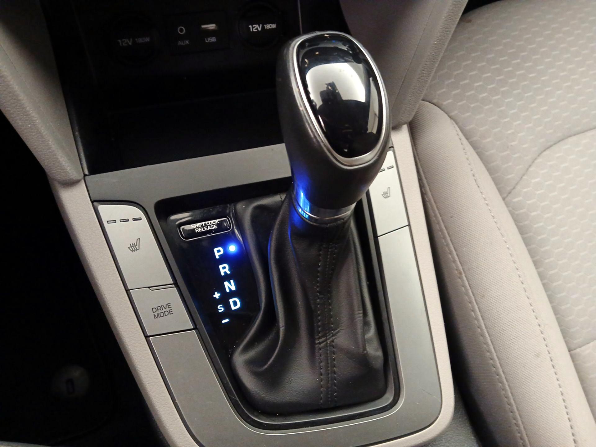 Thumbnail: 2019 Hyundai Elantra - 17