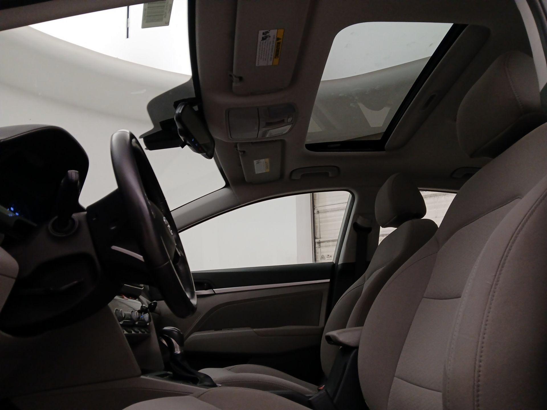 Thumbnail: 2019 Hyundai Elantra - 19