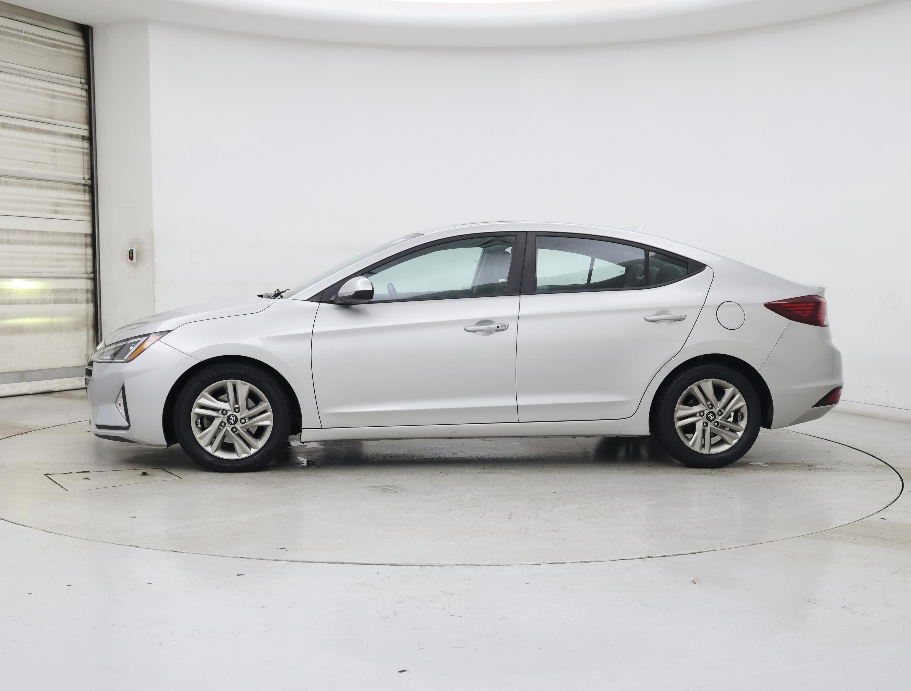 Thumbnail: 2019 Hyundai Elantra - 3