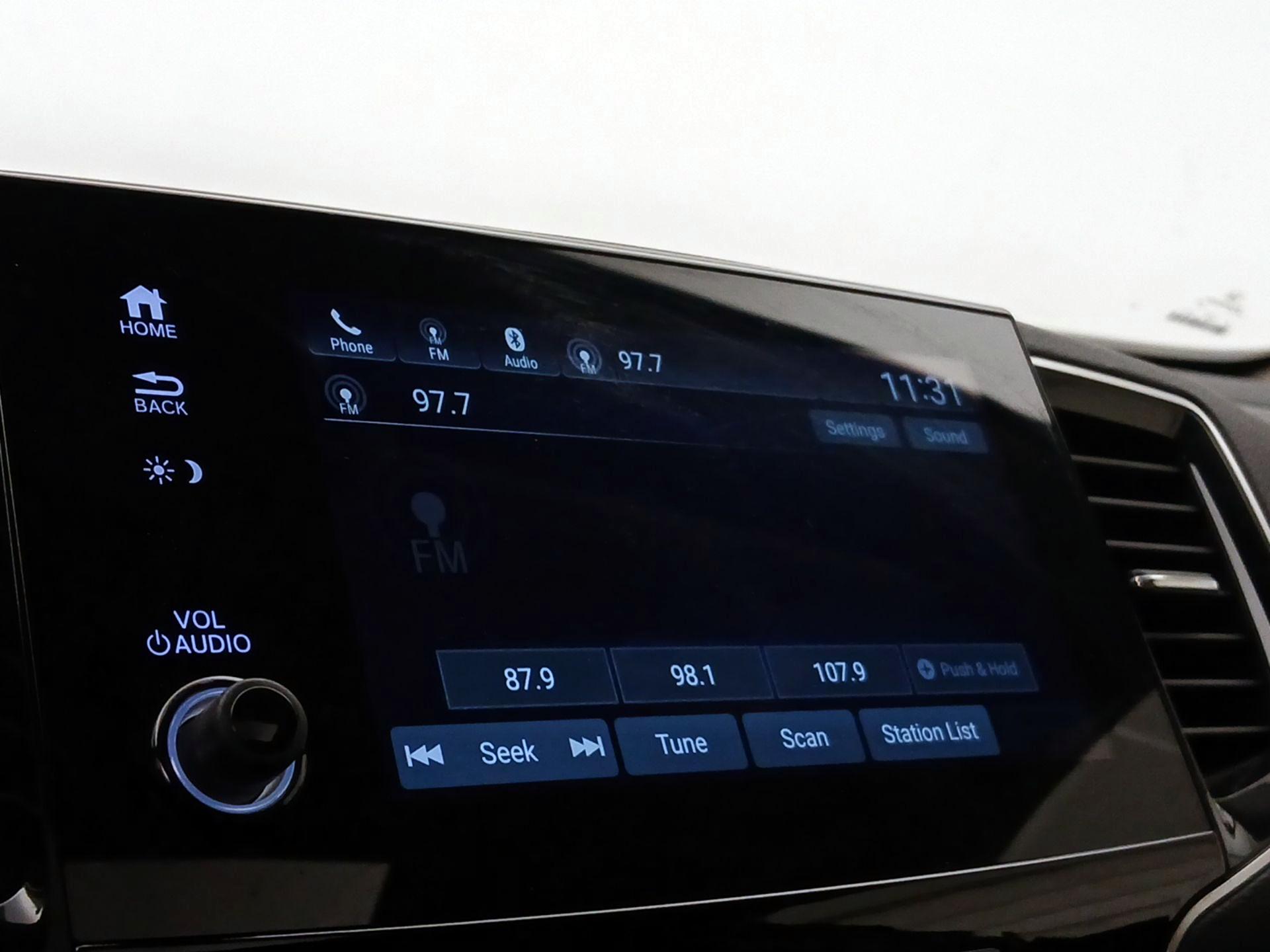 Thumbnail: 2019 Honda Pilot - 15