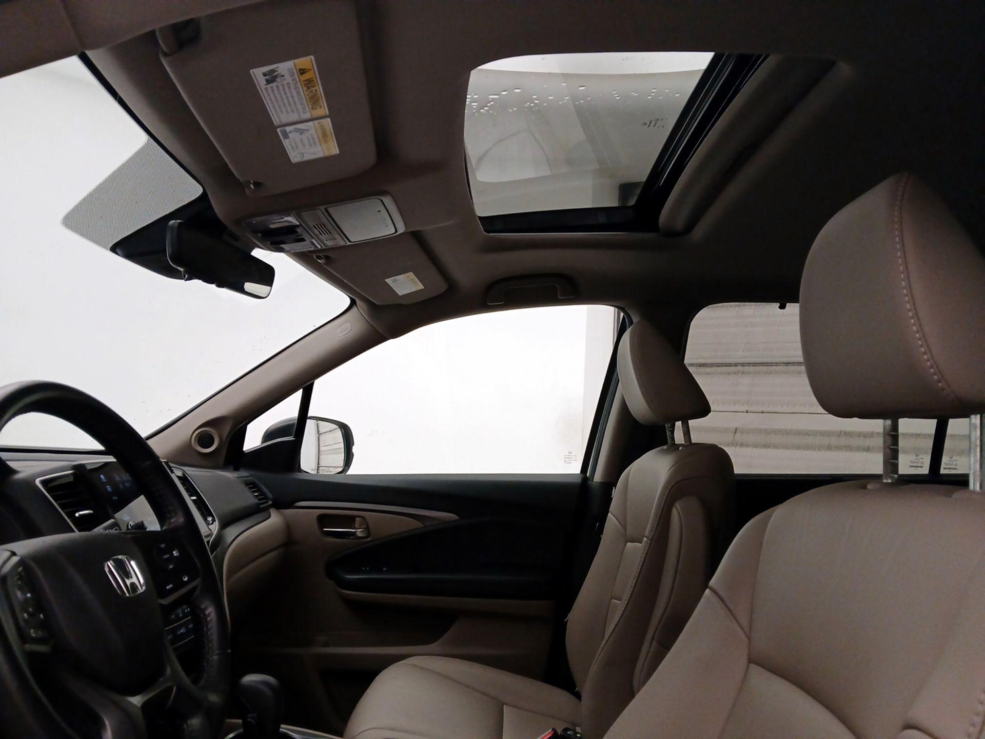 Thumbnail: 2019 Honda Pilot - 19