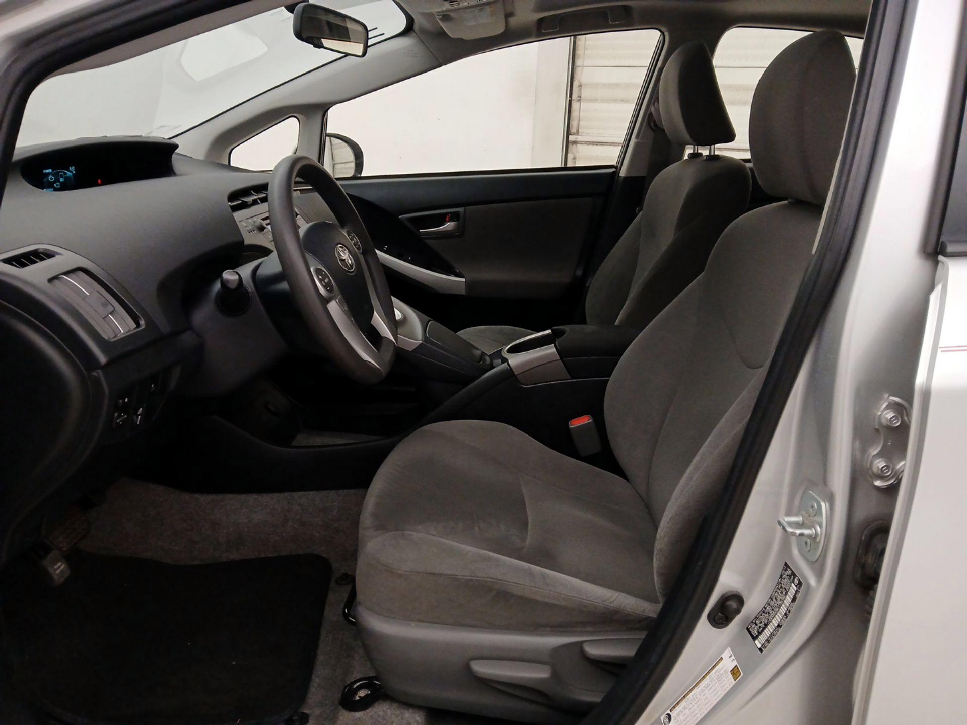 Thumbnail: 2014 Toyota Prius - 11
