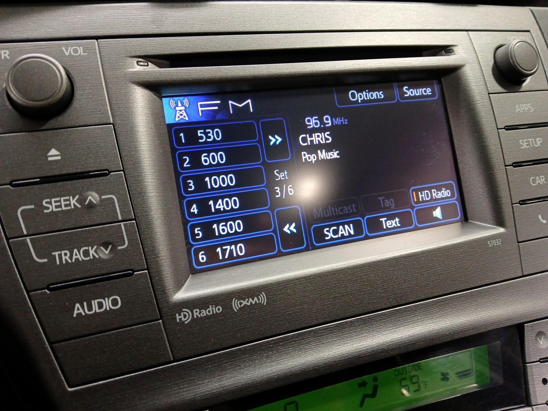 Thumbnail: 2014 Toyota Prius - 15