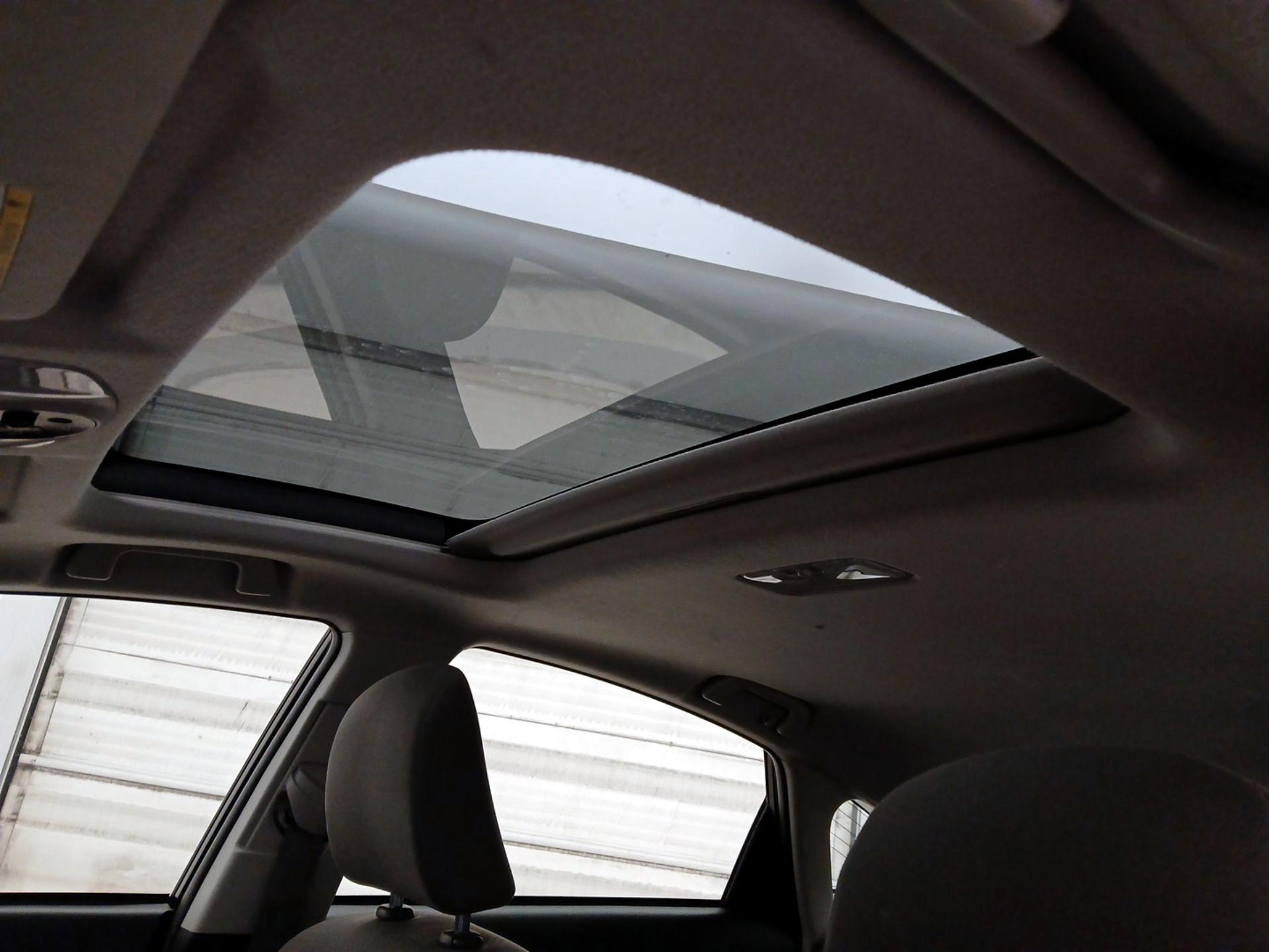 Thumbnail: 2014 Toyota Prius - 19