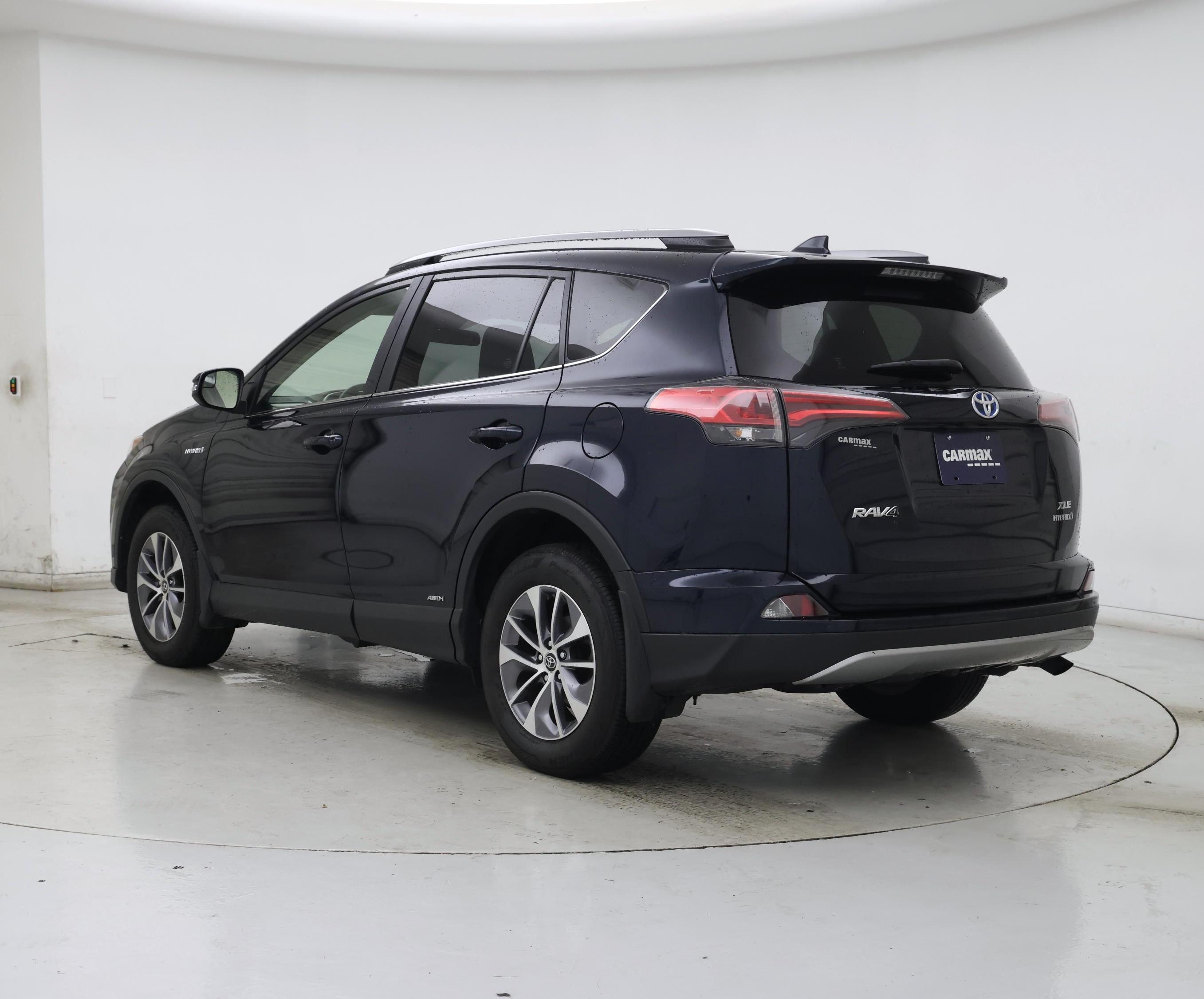 Thumbnail: 2017 Toyota RAV4 - 2