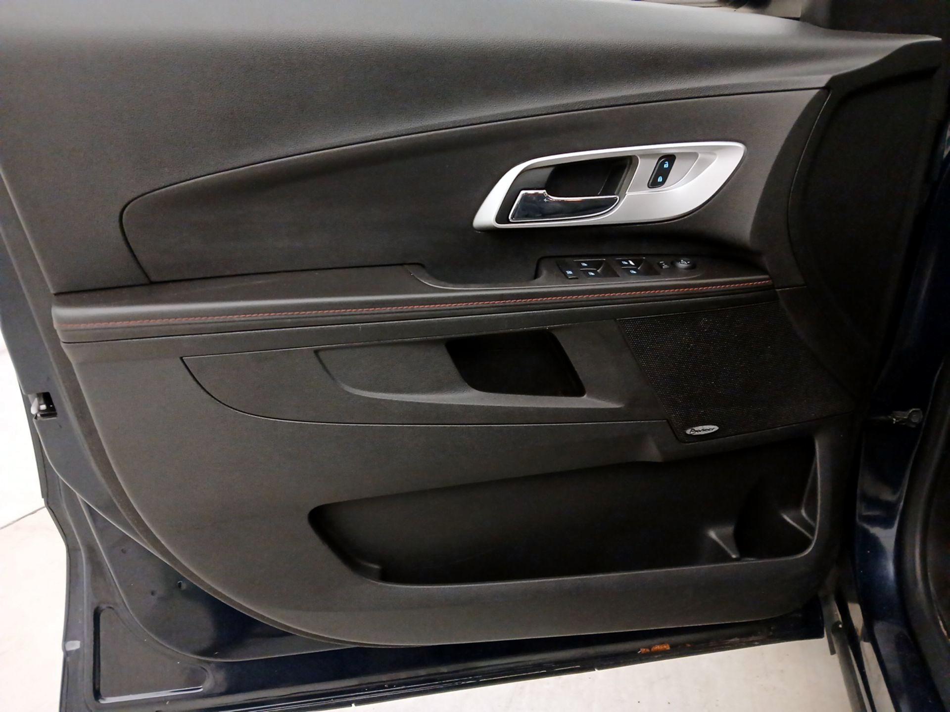 Thumbnail: 2015 Chevrolet Equinox - 12