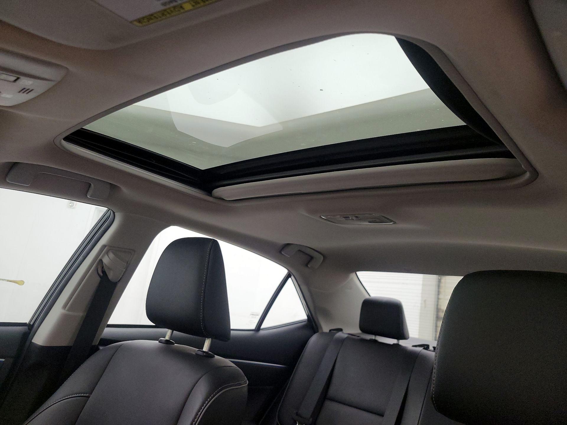 Thumbnail: 2014 Toyota Corolla - 19