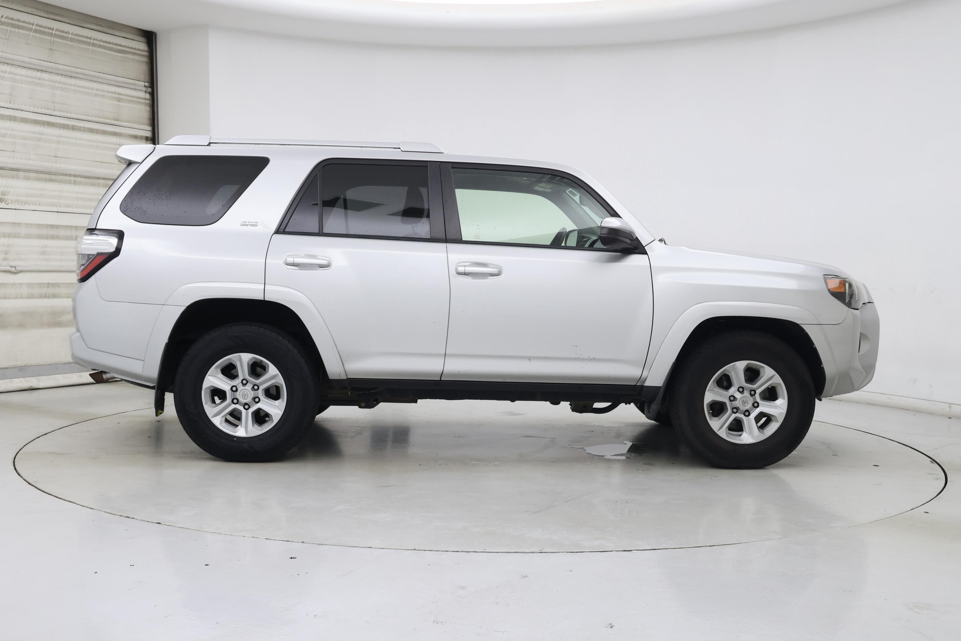 Thumbnail: 2017 Toyota 4Runner - 7