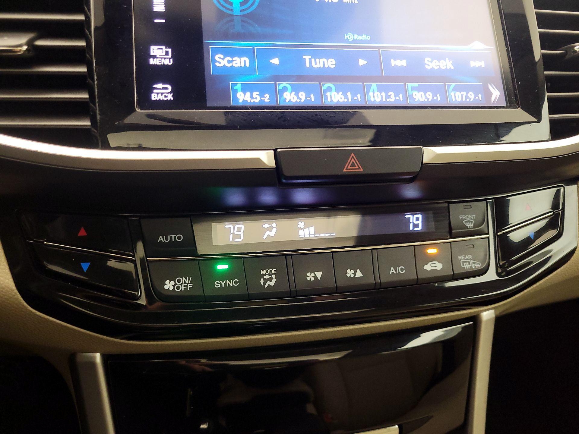 Thumbnail: 2016 Honda Accord - 16