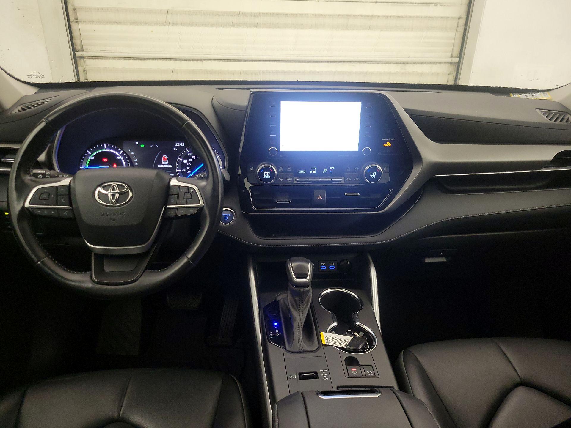 Thumbnail: 2022 Toyota Highlander - 9