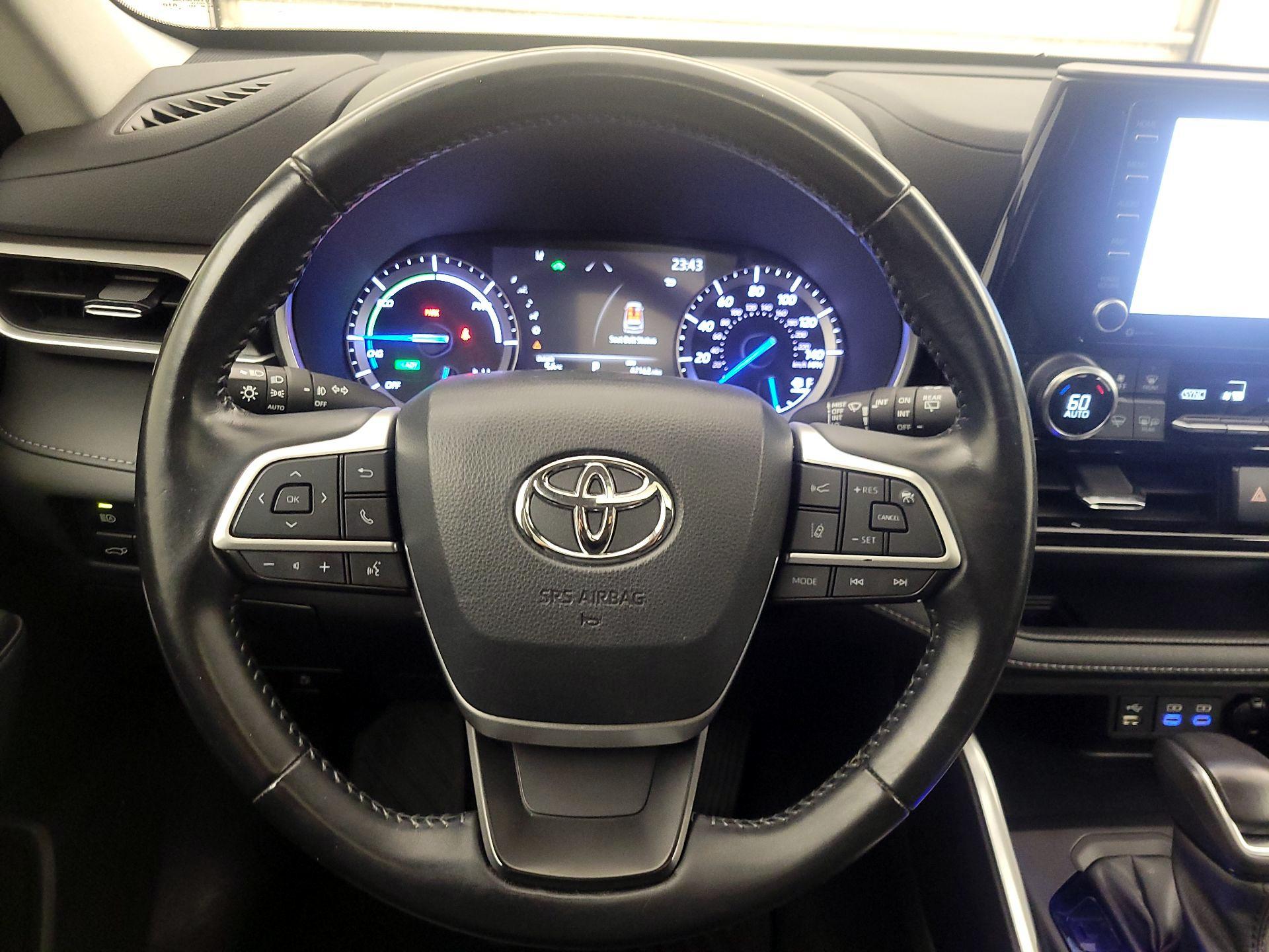 Thumbnail: 2022 Toyota Highlander - 10