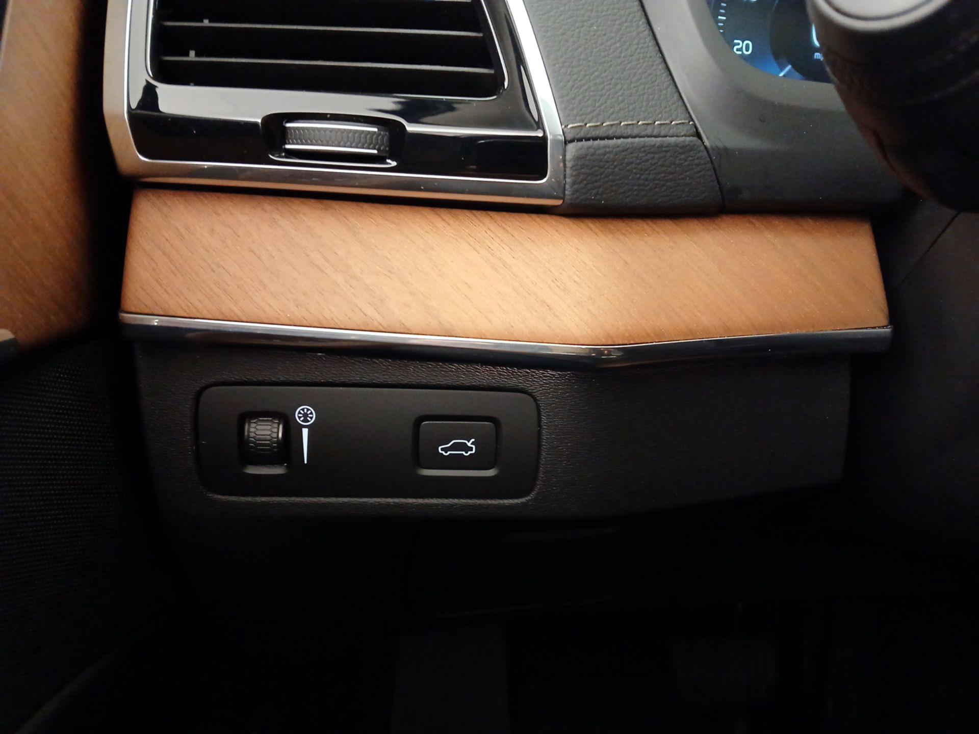 Thumbnail: 2020 Volvo XC90 - 13