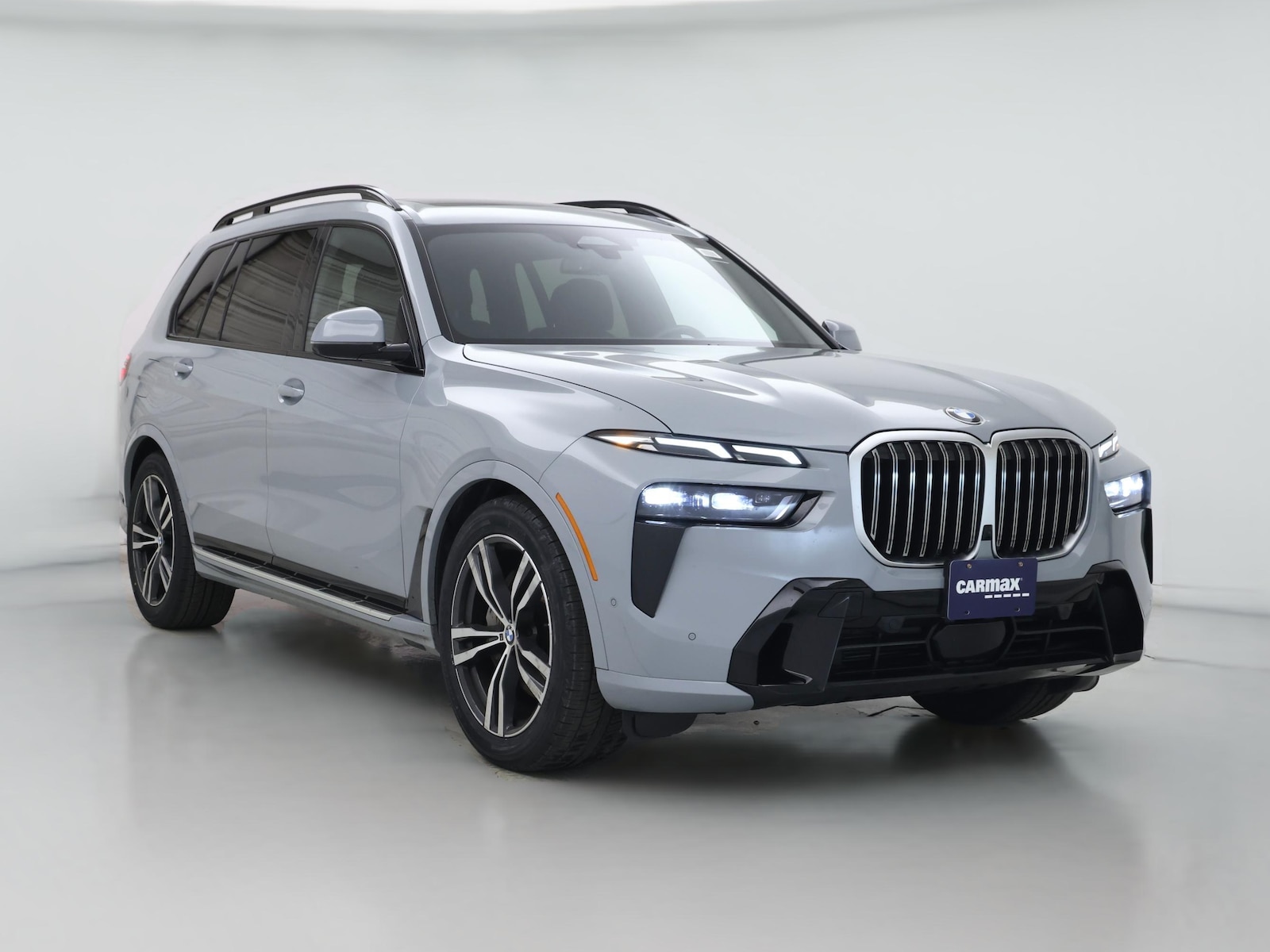 2023 BMW X7