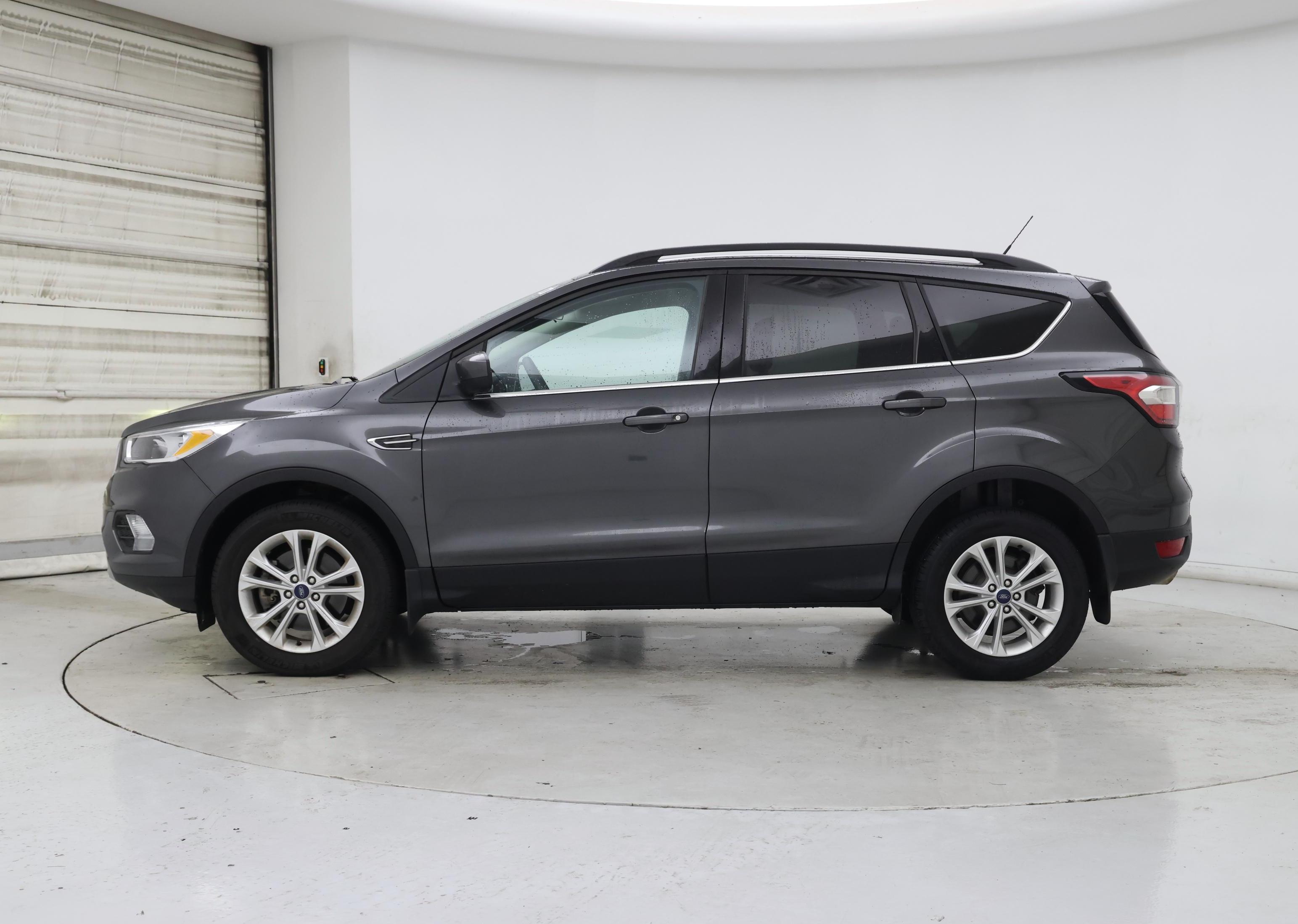 Thumbnail: 2018 Ford Escape - 3