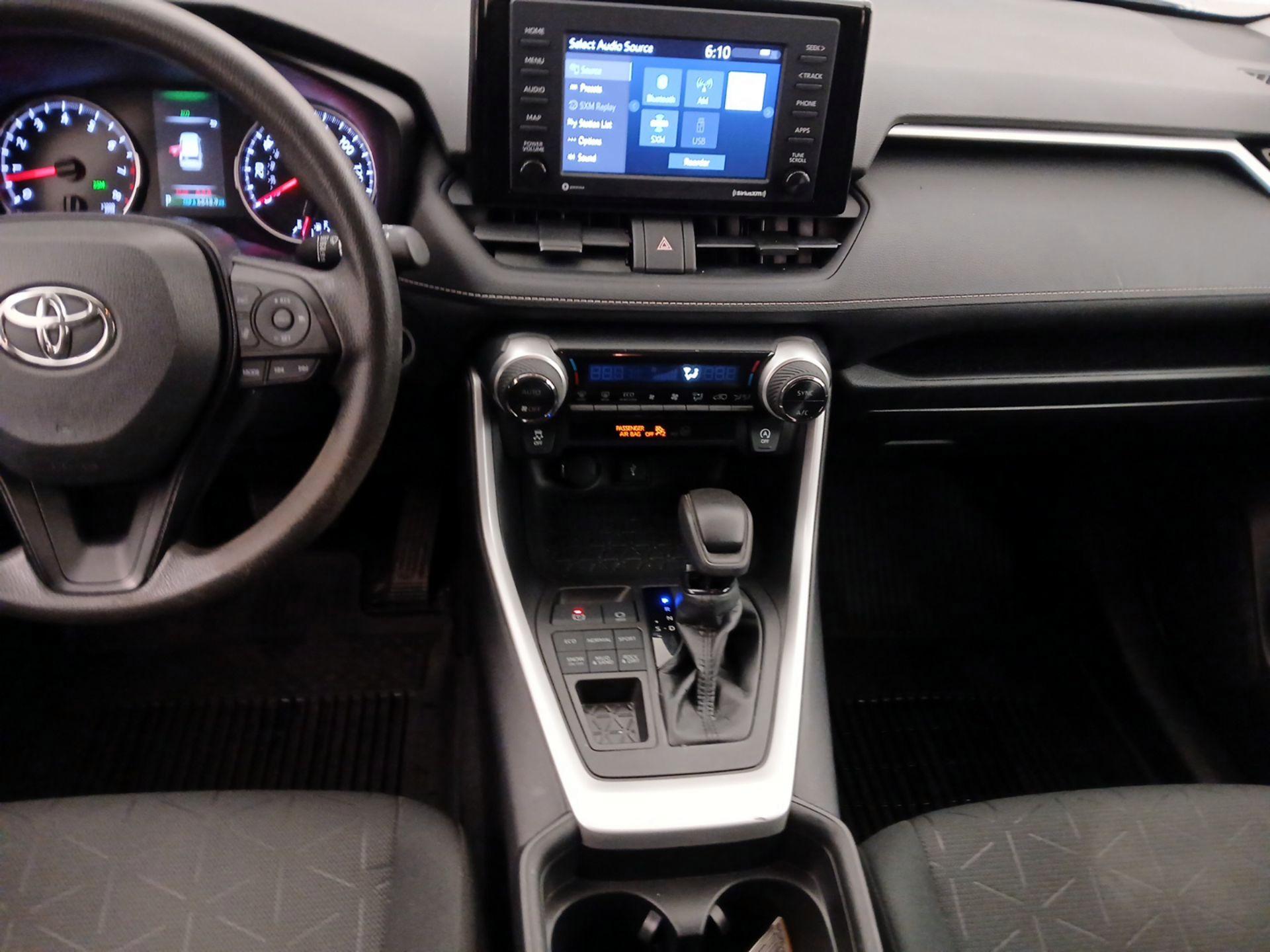 Thumbnail: 2021 Toyota RAV4 - 9