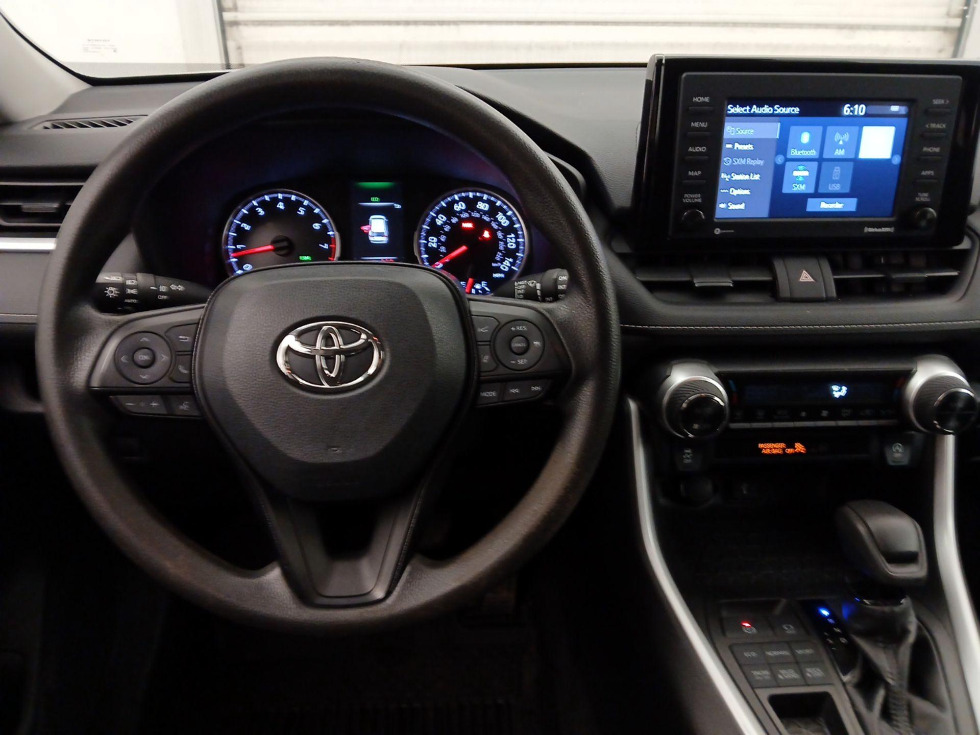 Thumbnail: 2021 Toyota RAV4 - 10