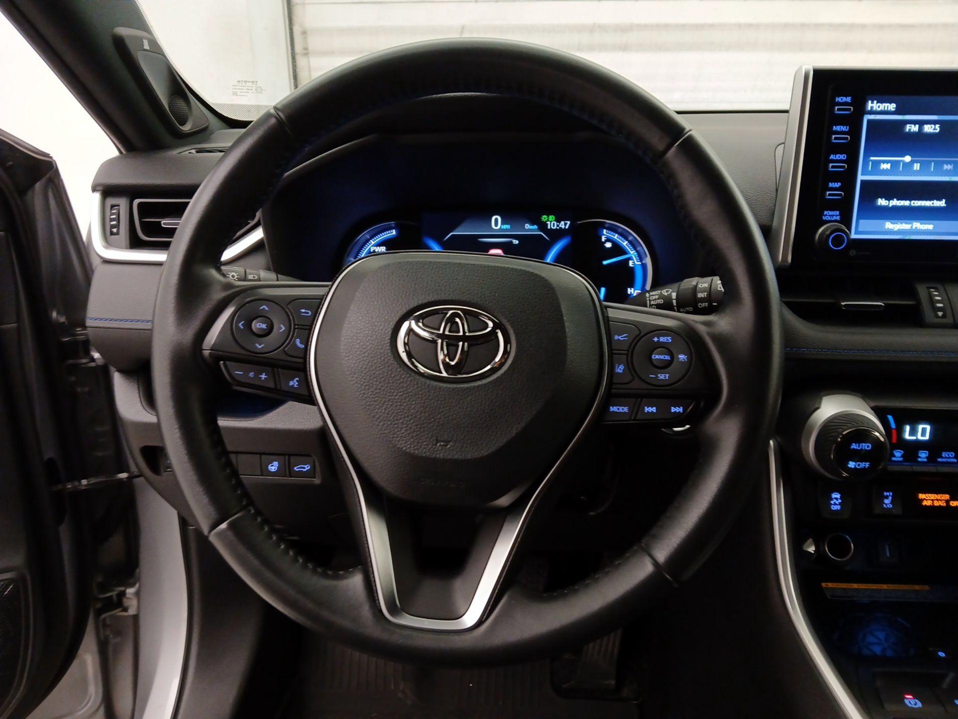 Thumbnail: 2021 Toyota RAV4 - 10