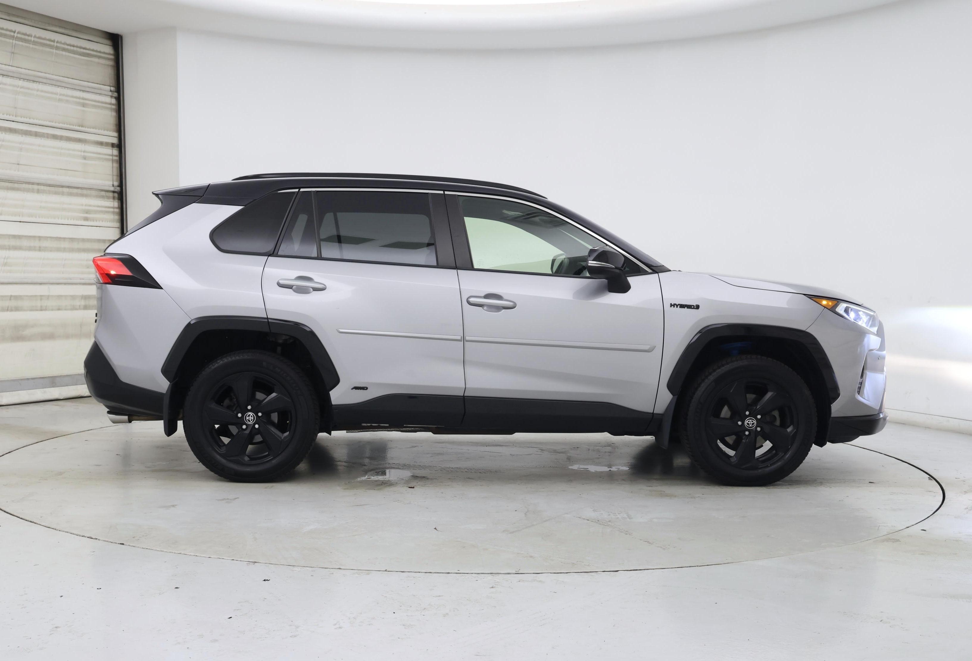 Thumbnail: 2021 Toyota RAV4 - 7
