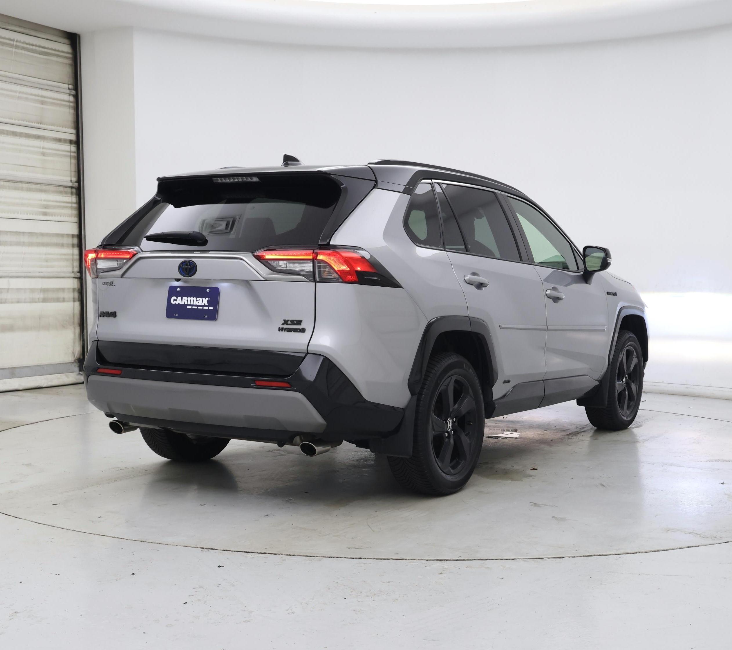 Thumbnail: 2021 Toyota RAV4 - 8