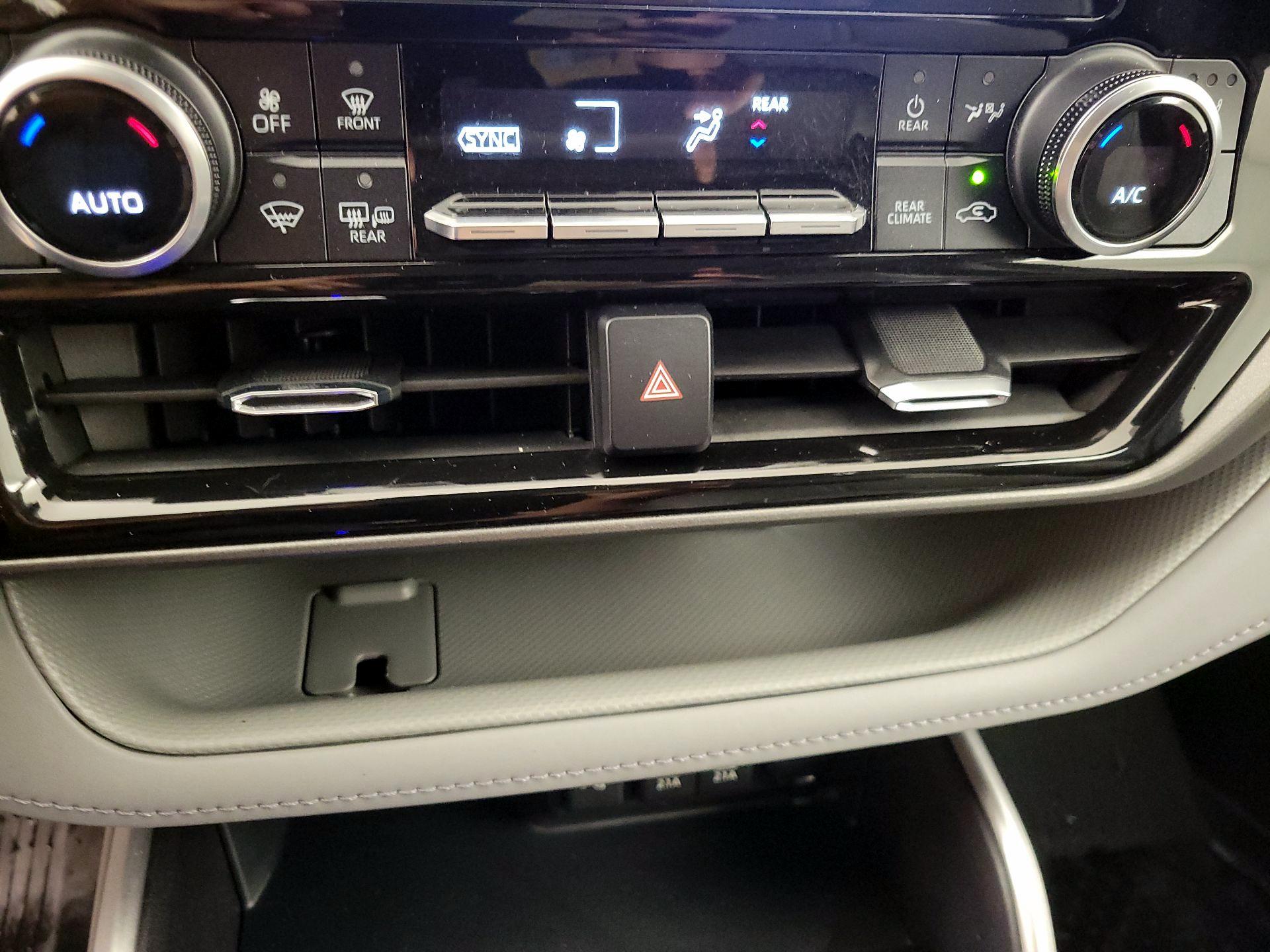 Thumbnail: 2021 Toyota Highlander - 17