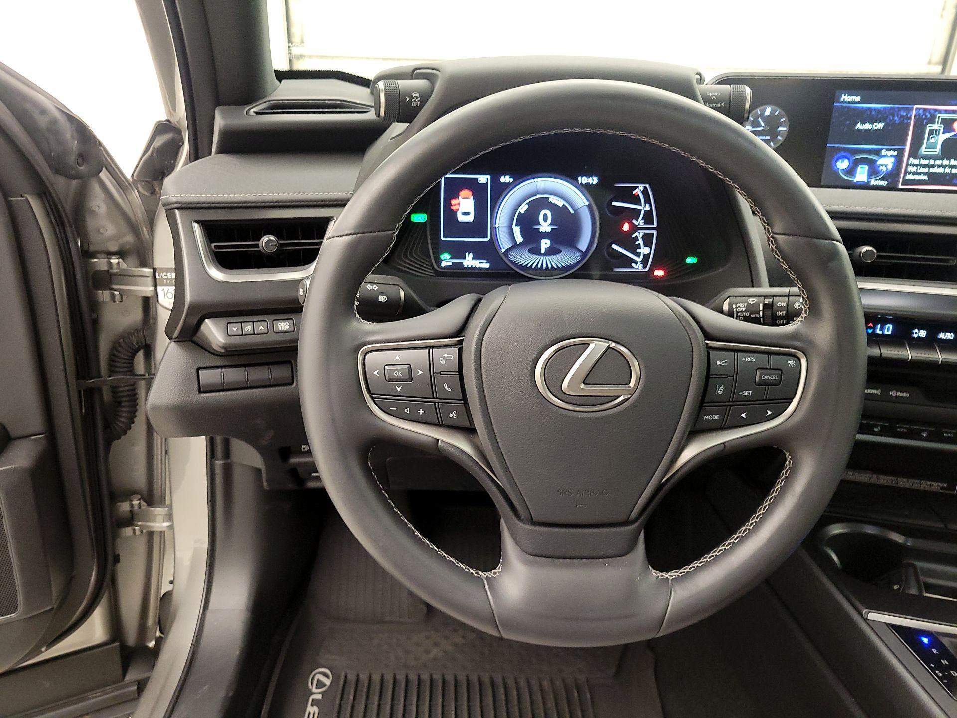 Thumbnail: 2021 Lexus UX - 10