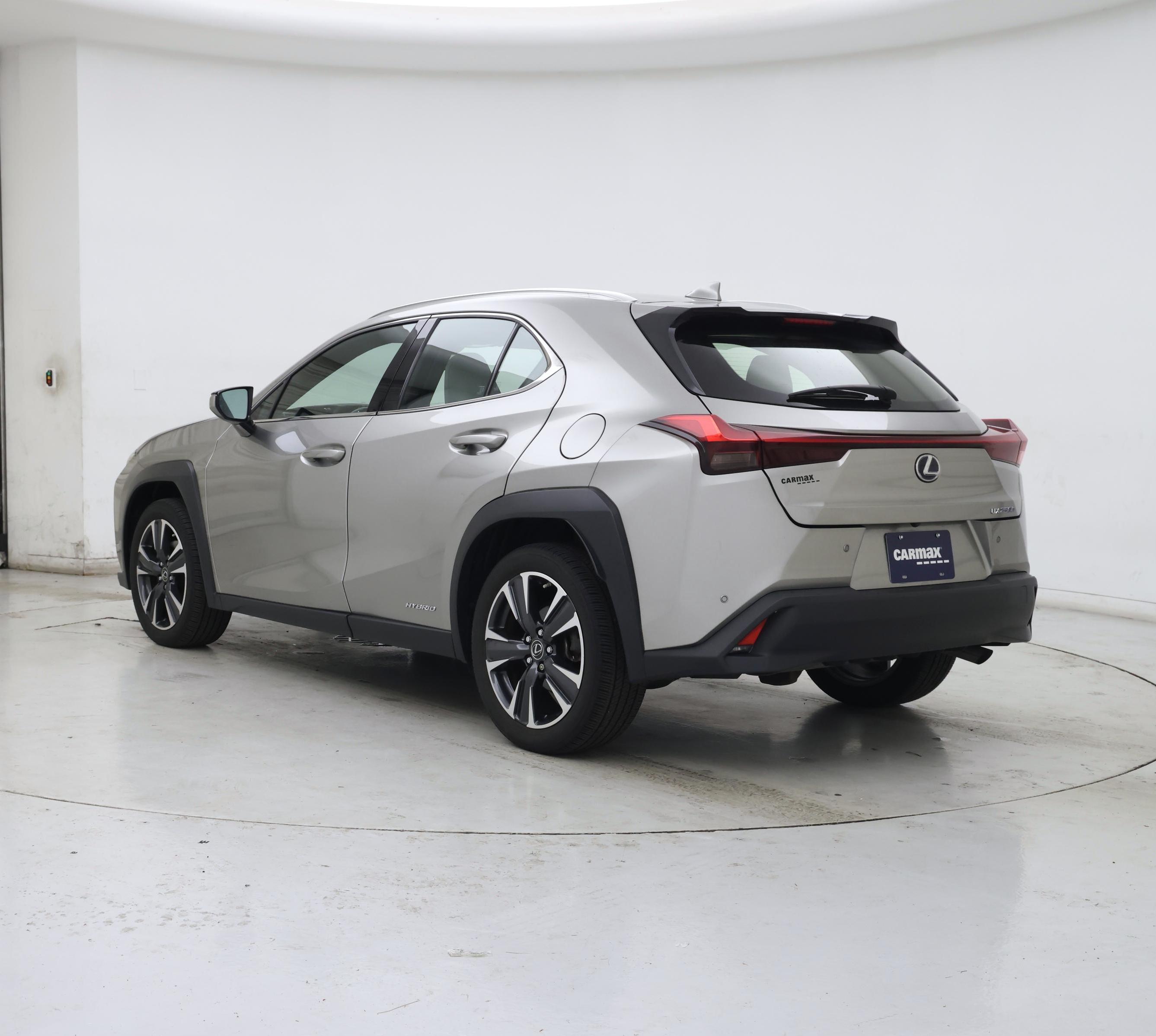 Thumbnail: 2021 Lexus UX - 2