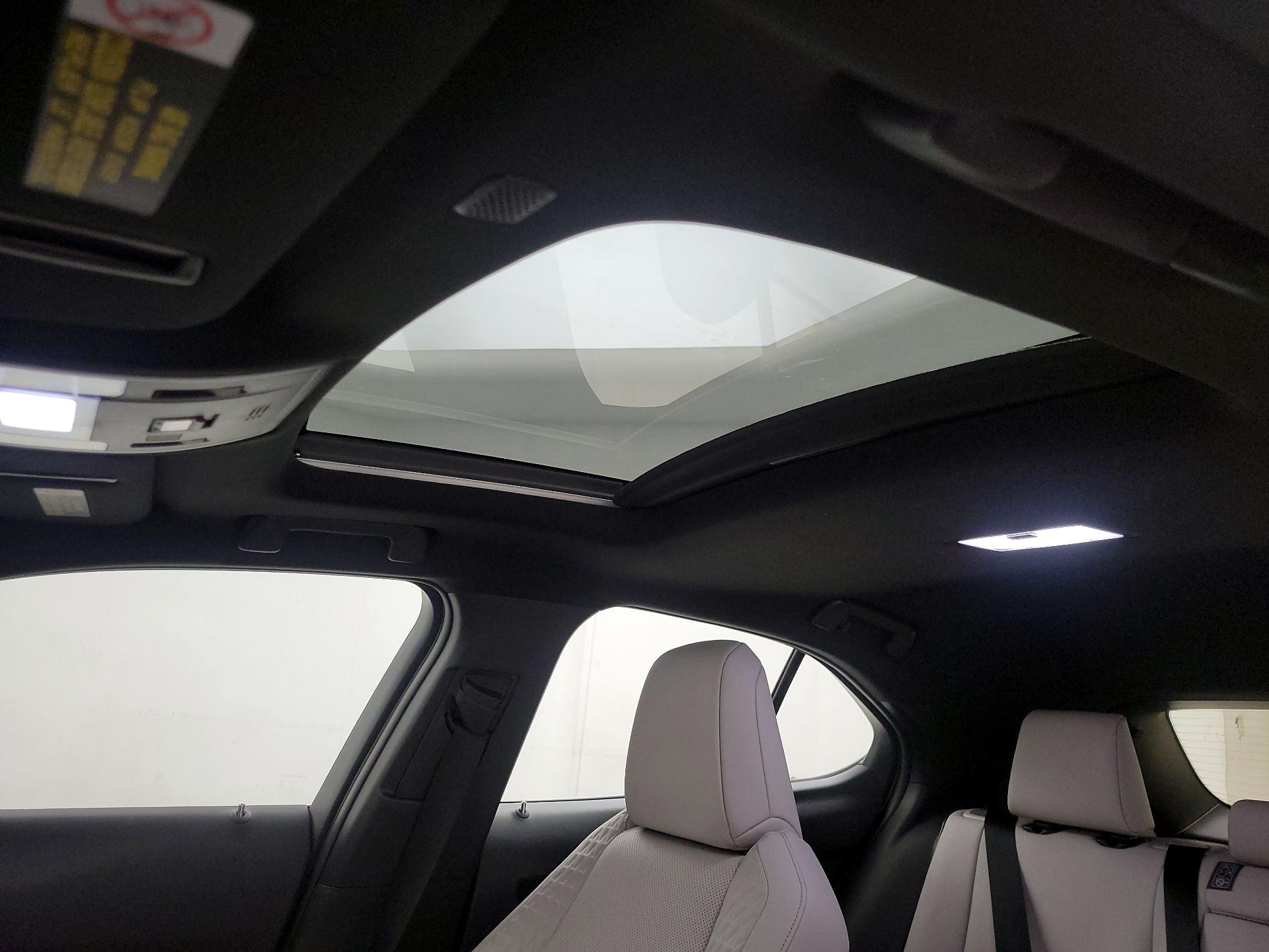 Thumbnail: 2021 Lexus UX - 20