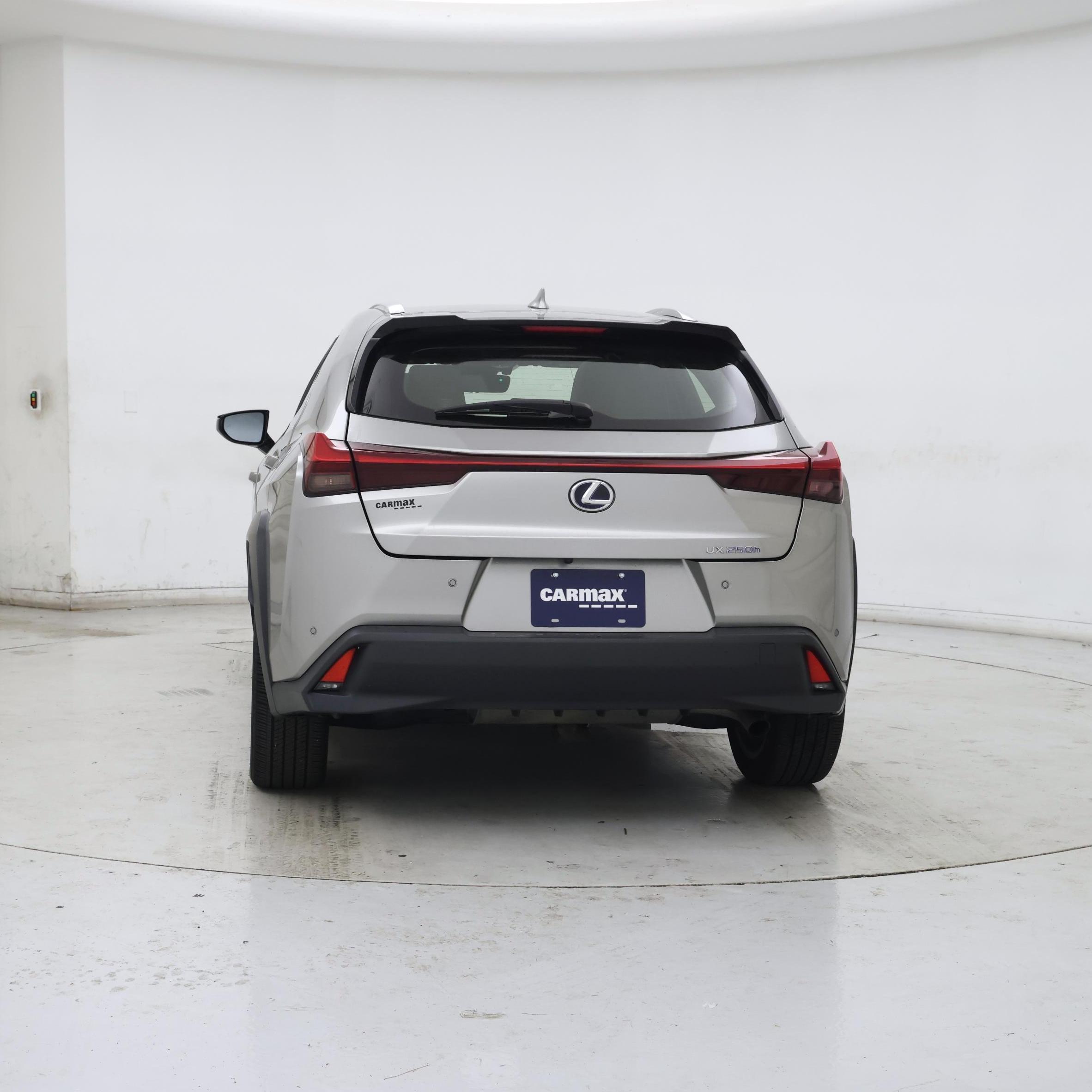 Thumbnail: 2021 Lexus UX - 6
