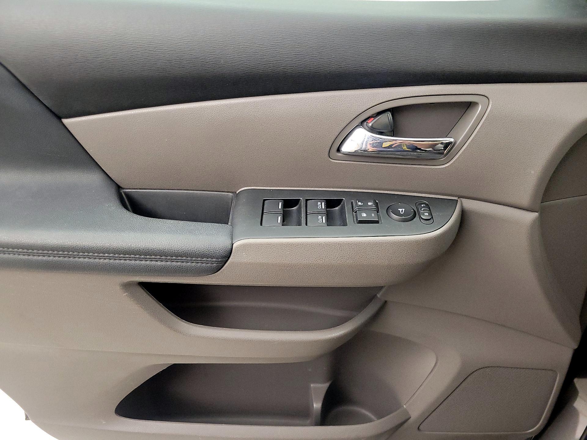 Thumbnail: 2015 Honda Odyssey - 12