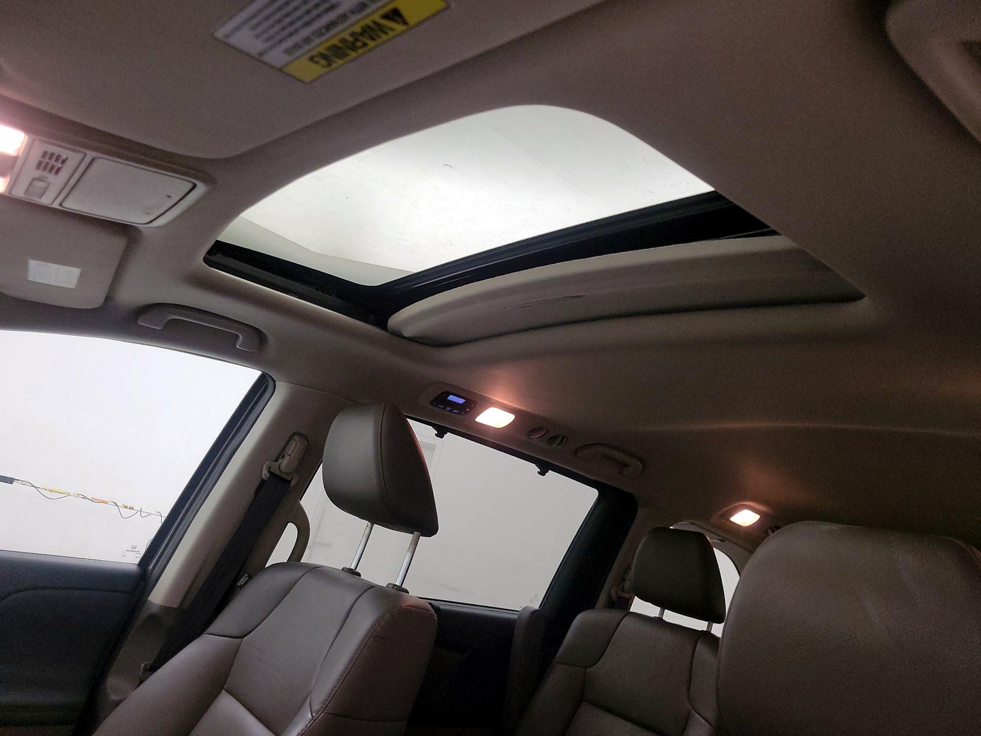 Thumbnail: 2015 Honda Odyssey - 19