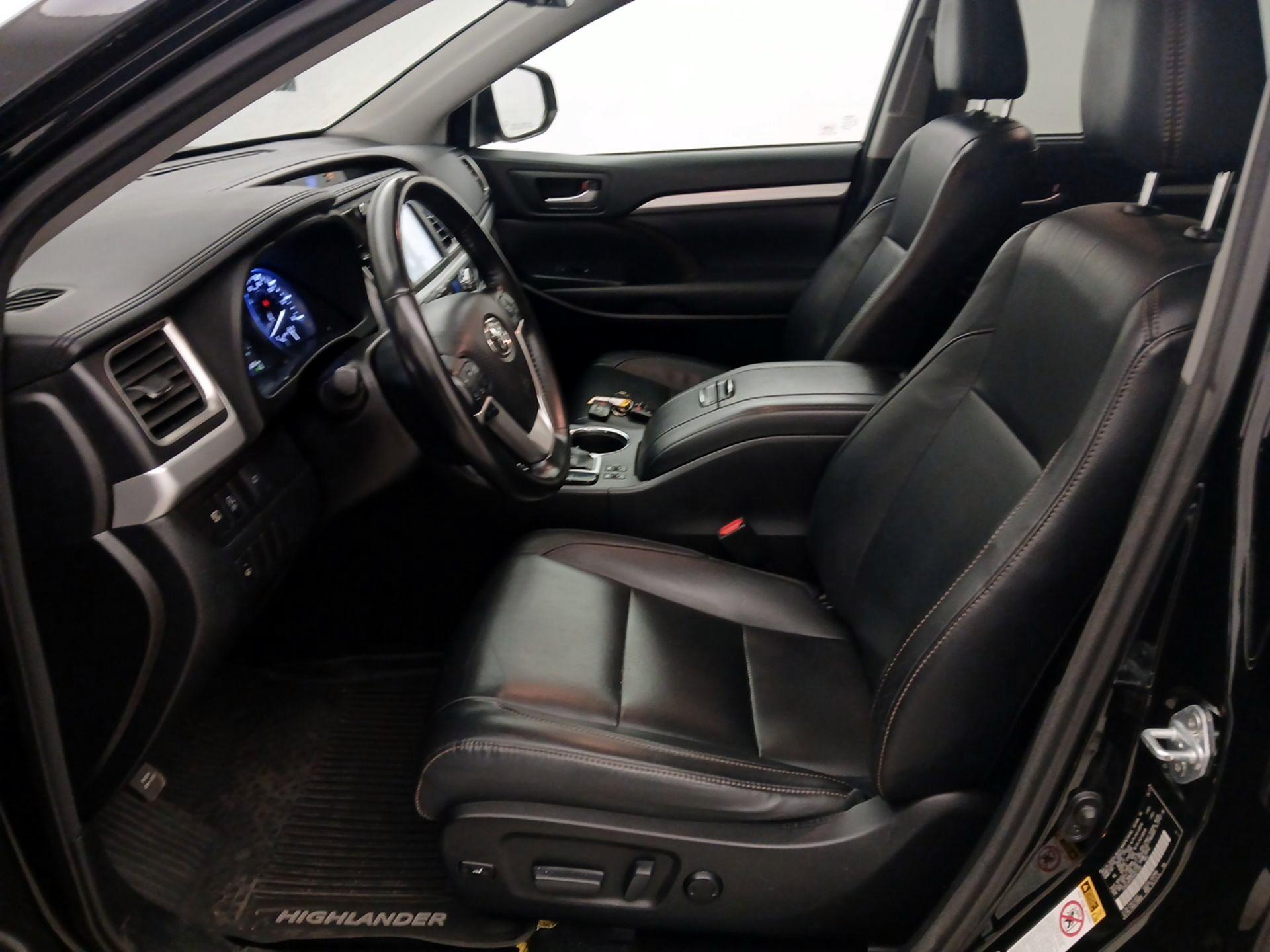 Thumbnail: 2017 Toyota Highlander - 11