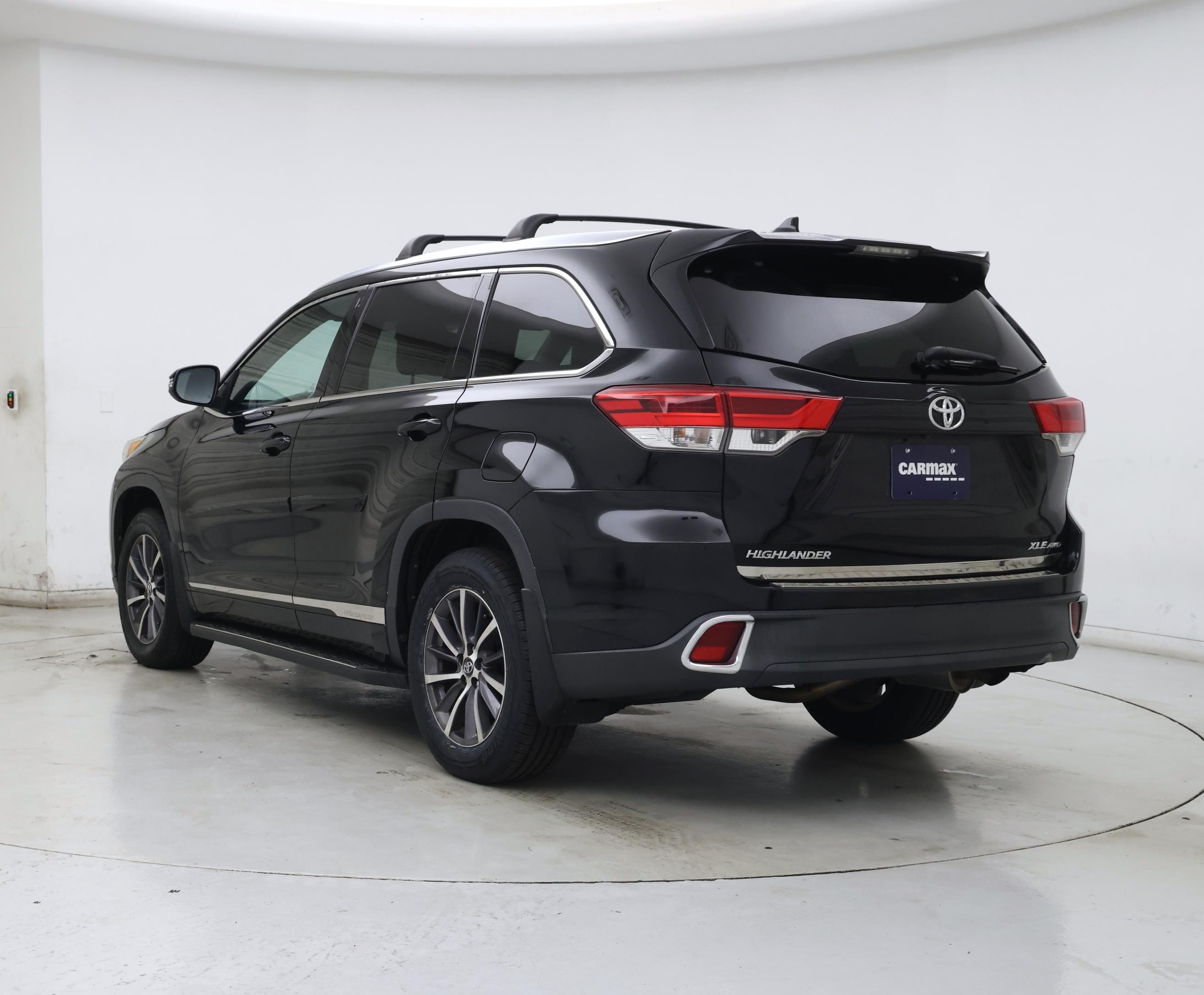 Thumbnail: 2017 Toyota Highlander - 2