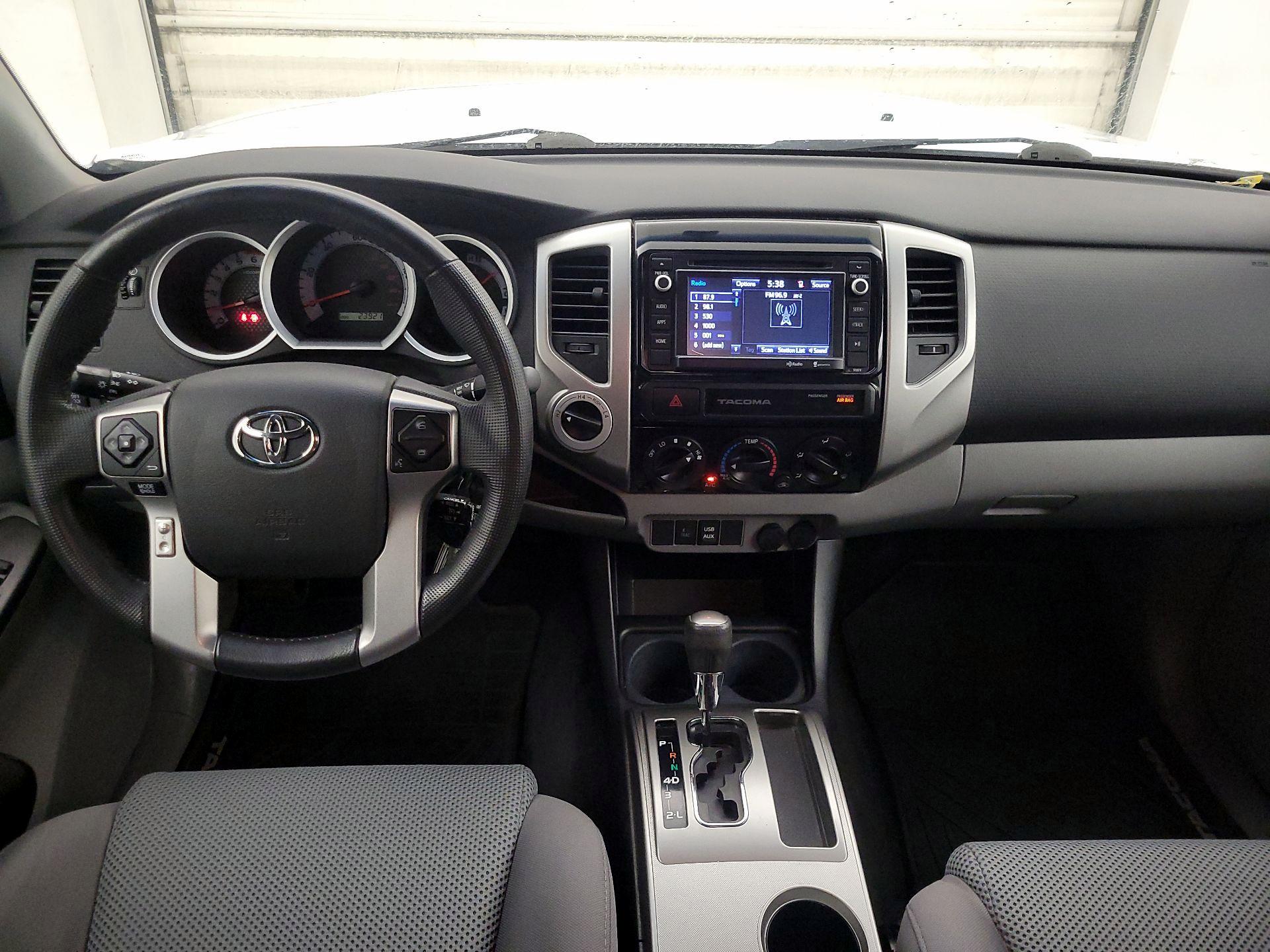 Thumbnail: 2015 Toyota Tacoma - 9