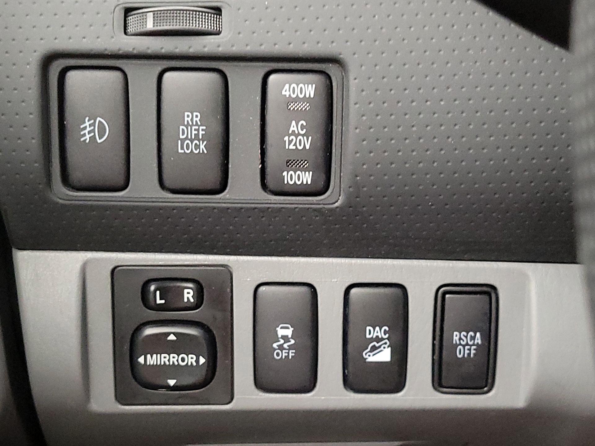 Thumbnail: 2015 Toyota Tacoma - 13
