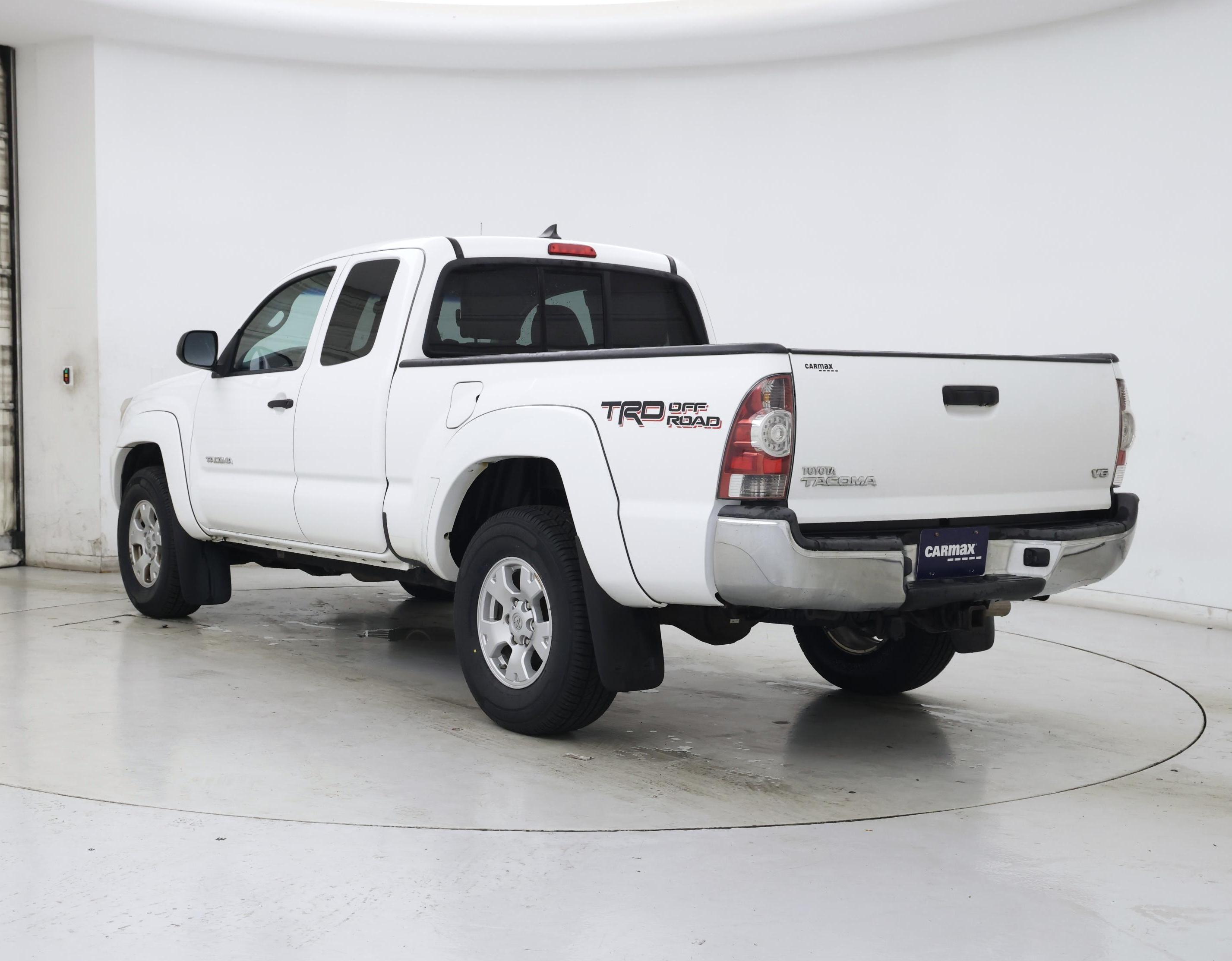Thumbnail: 2015 Toyota Tacoma - 2
