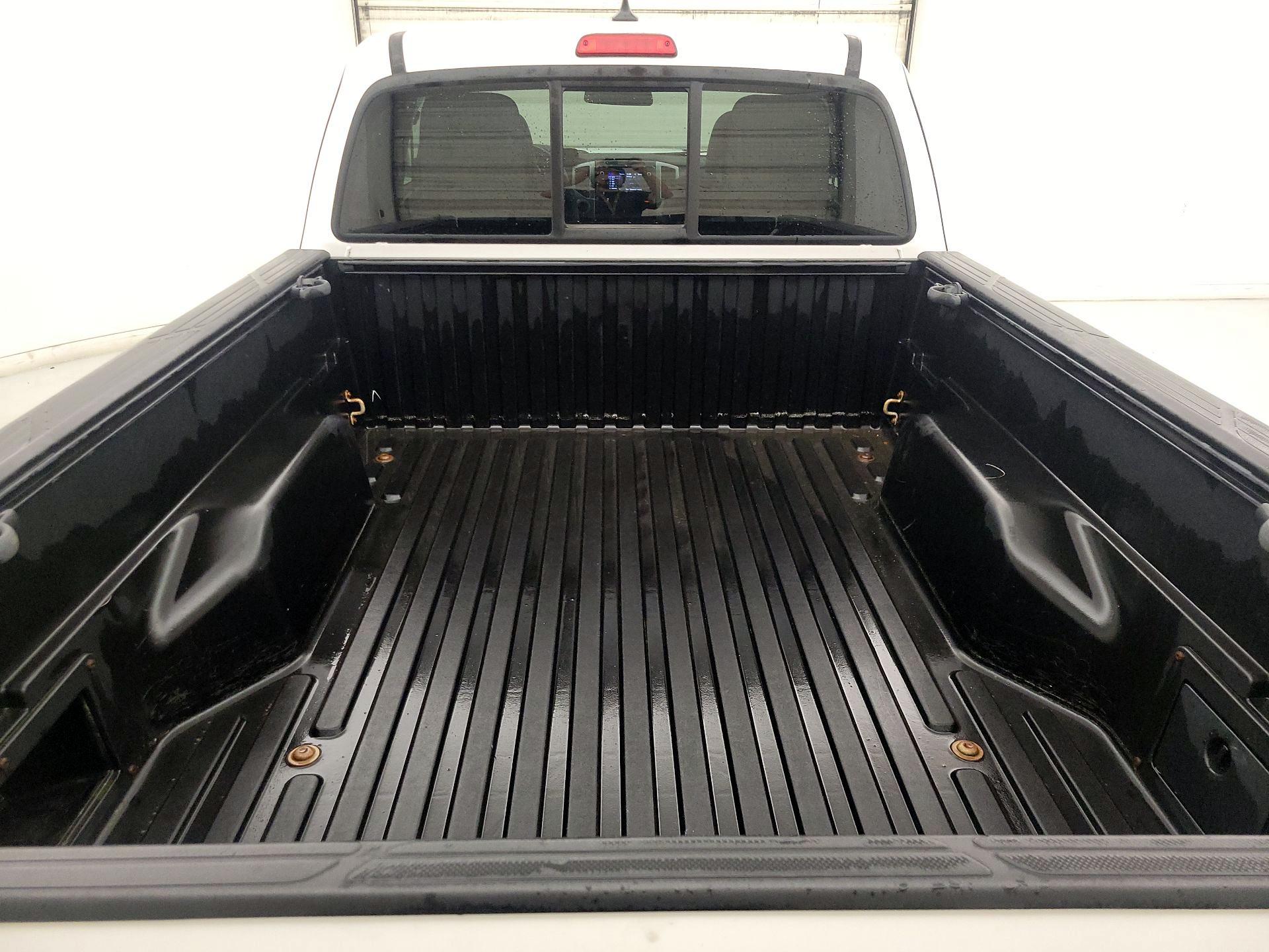 Thumbnail: 2015 Toyota Tacoma - 20