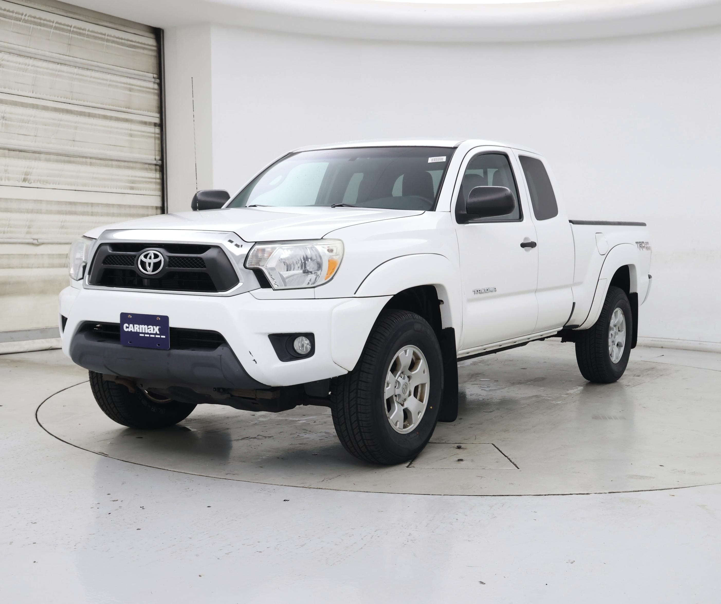 Thumbnail: 2015 Toyota Tacoma - 4