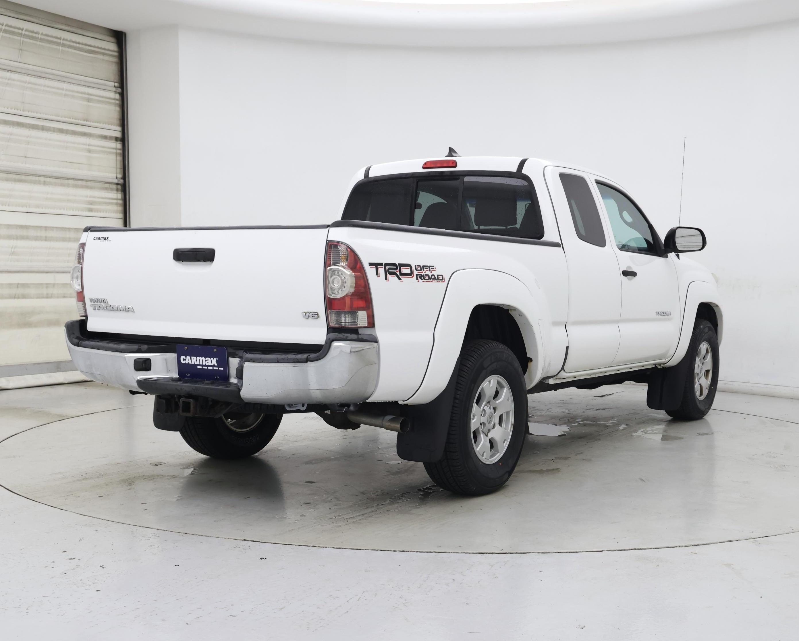 Thumbnail: 2015 Toyota Tacoma - 8