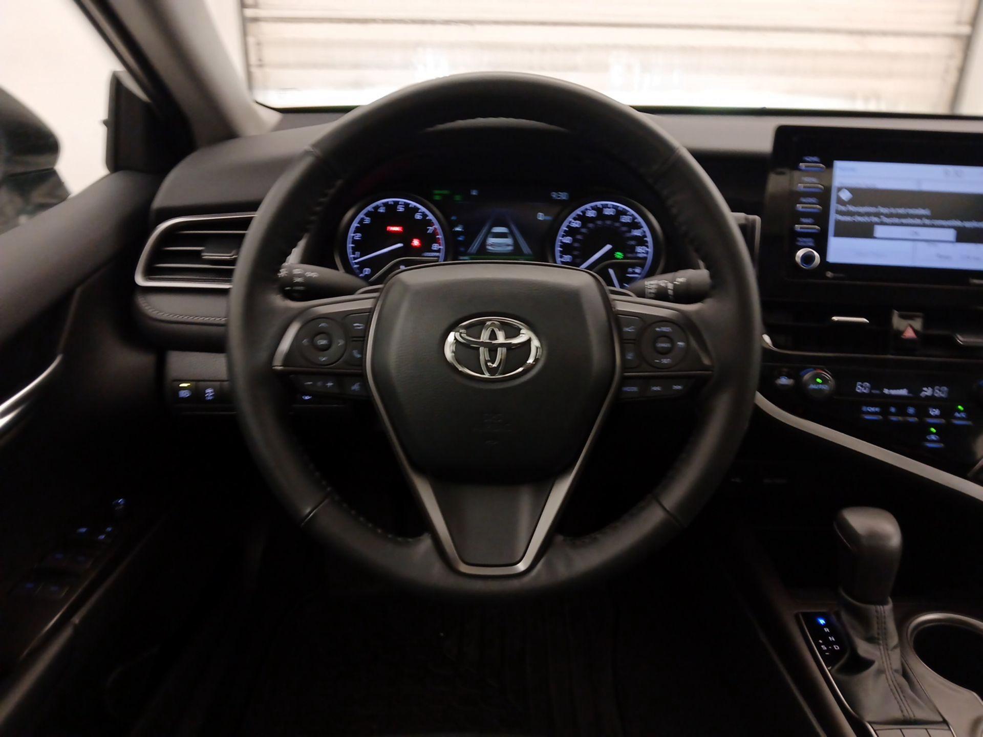 Thumbnail: 2024 Toyota Camry - 10