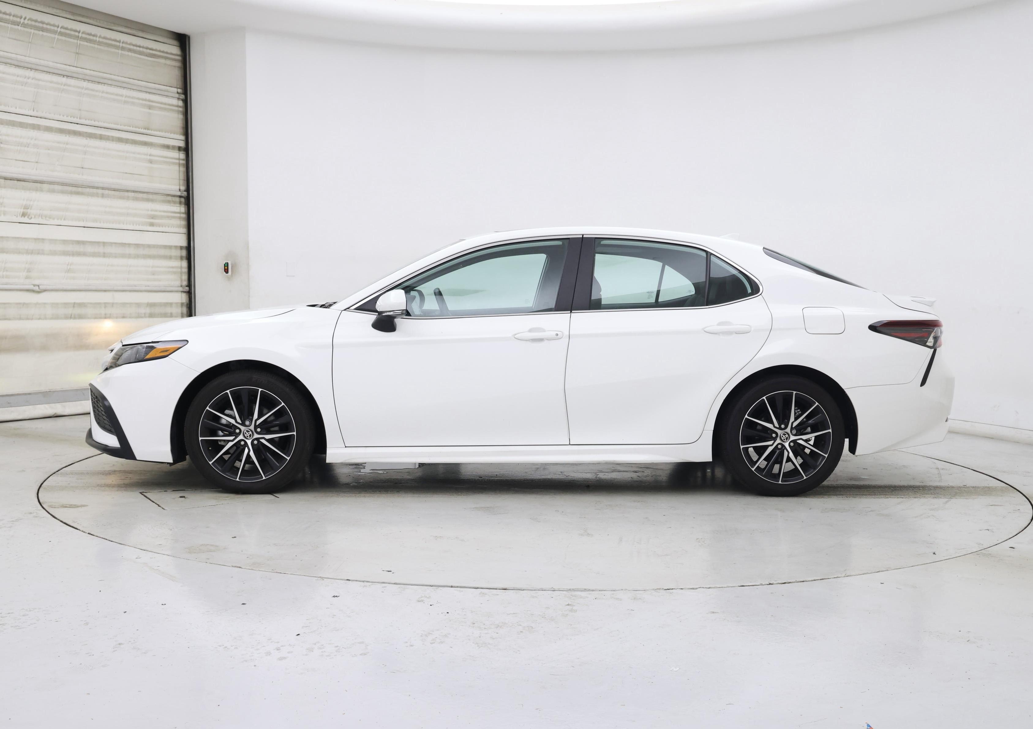 Thumbnail: 2024 Toyota Camry - 3