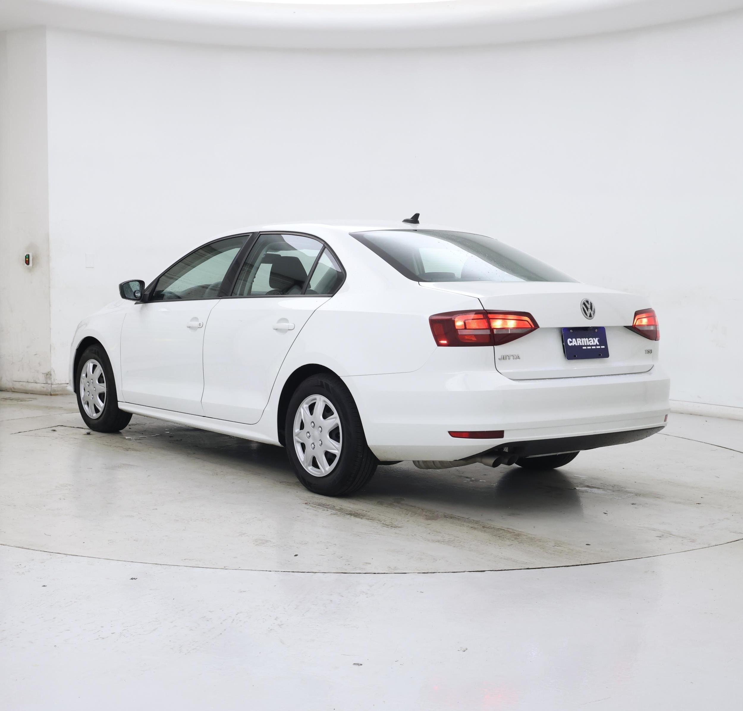 Thumbnail: 2016 Volkswagen Jetta - 2