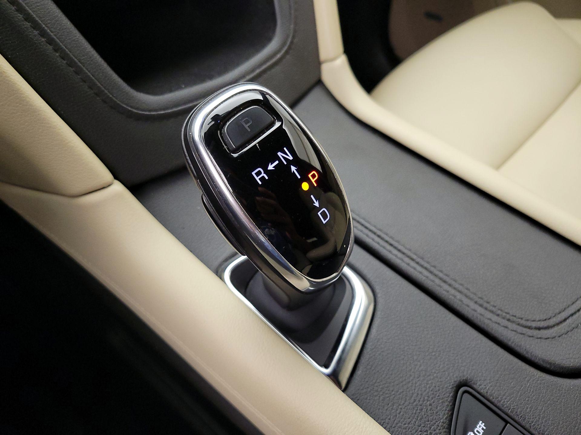 Thumbnail: 2019 Cadillac XT5 - 17