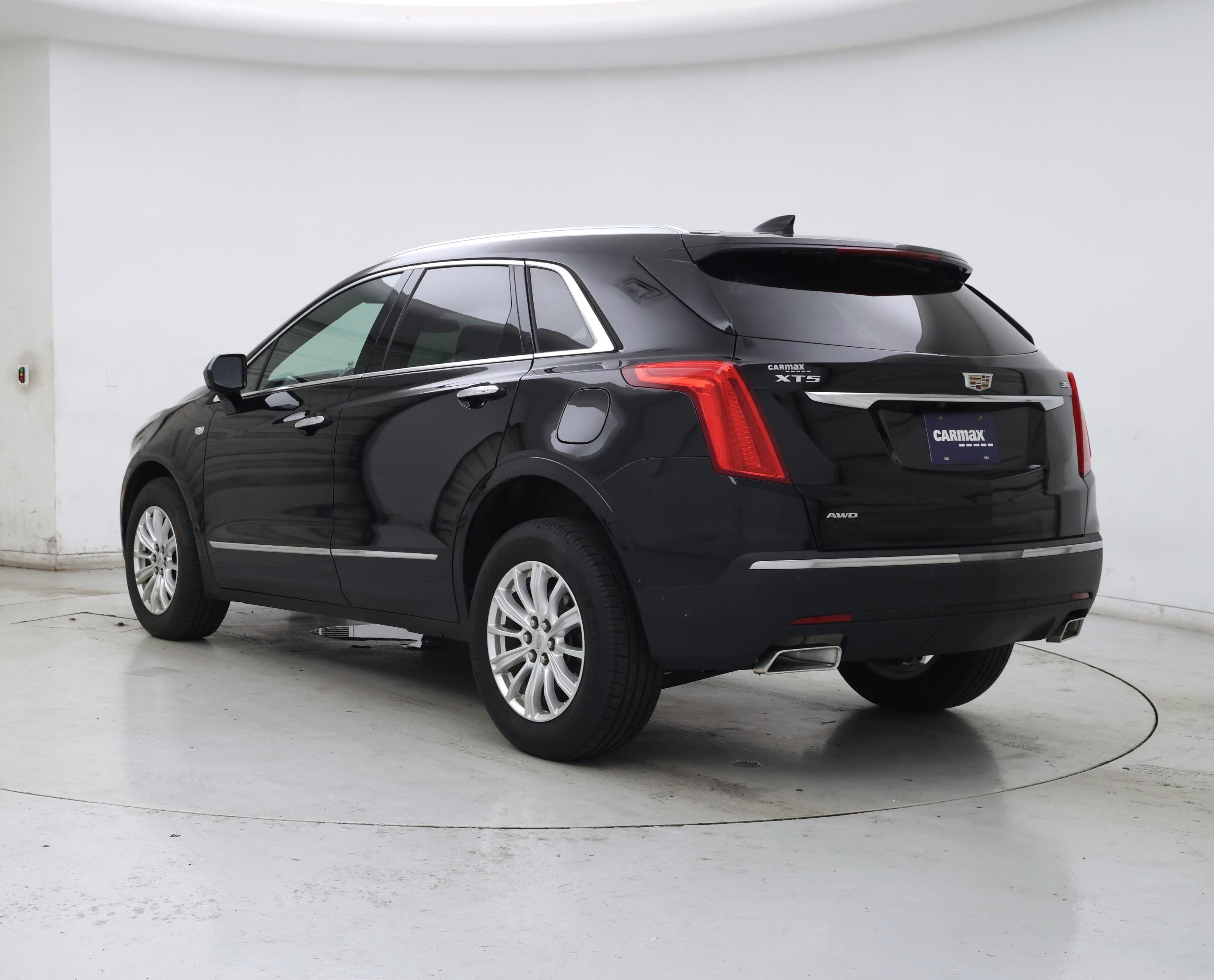 Thumbnail: 2019 Cadillac XT5 - 2