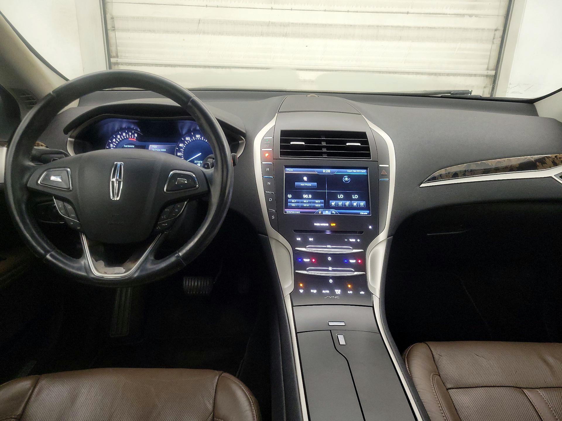 Thumbnail: 2015 Lincoln MKZ - 9