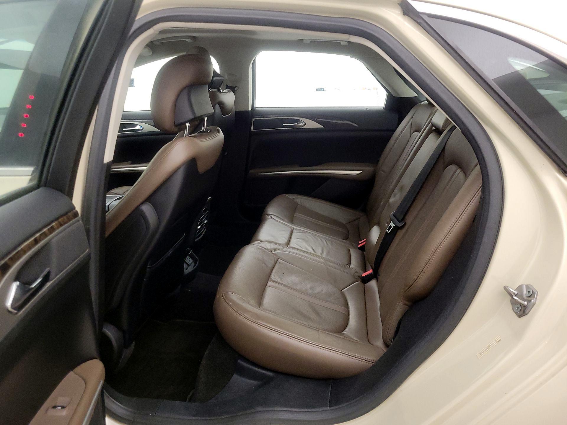 Thumbnail: 2015 Lincoln MKZ - 20