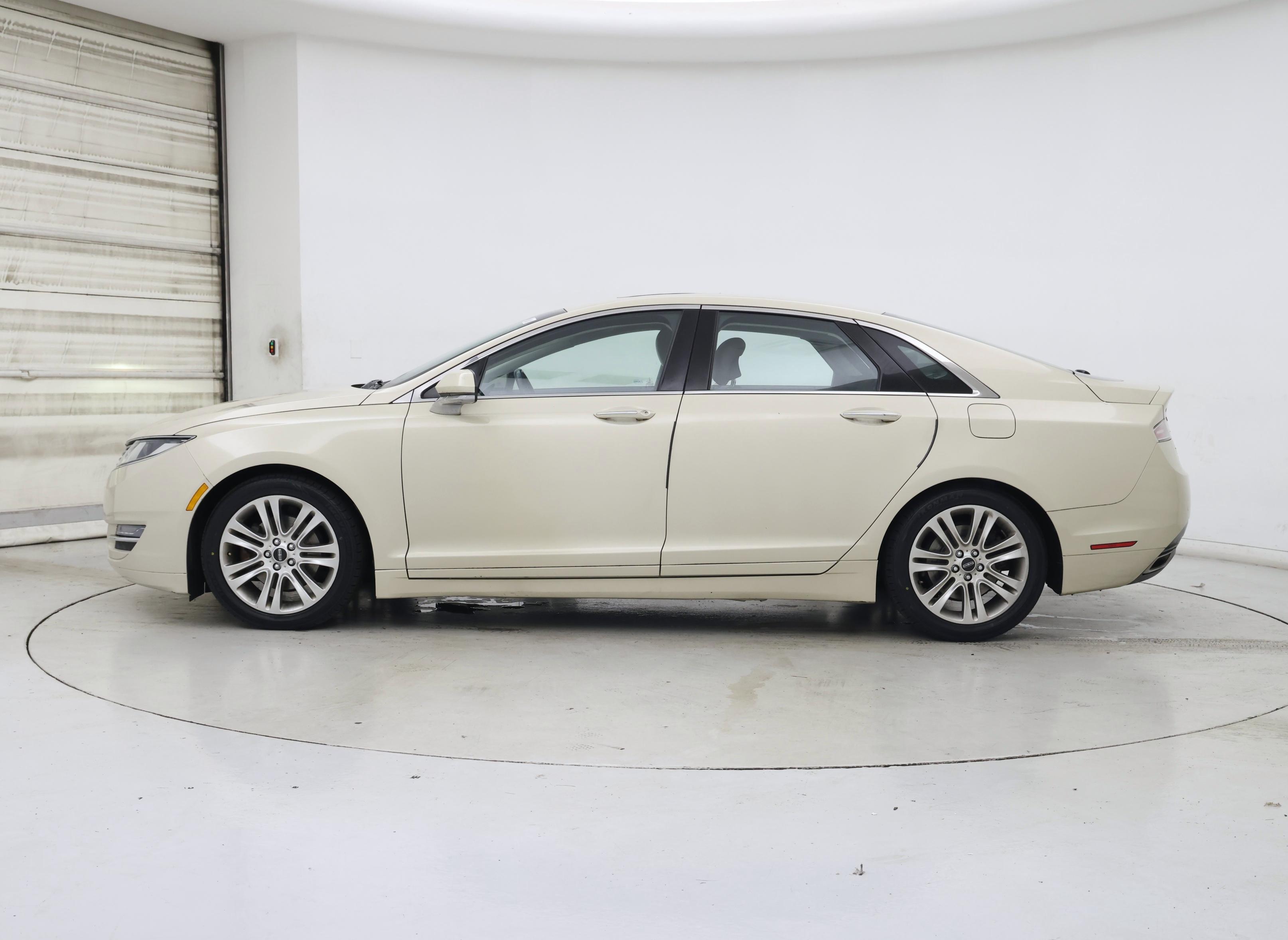Thumbnail: 2015 Lincoln MKZ - 3